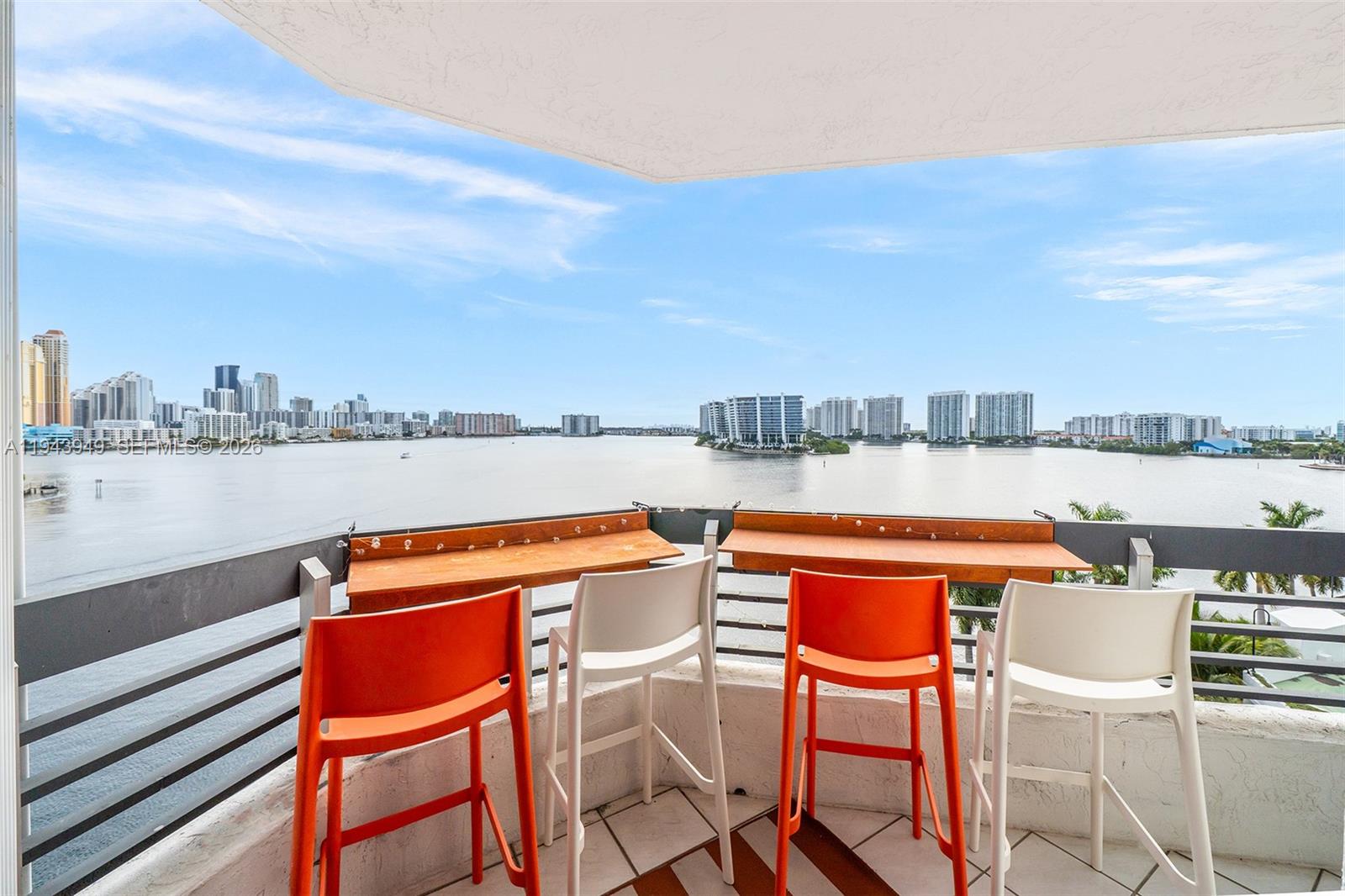 19101 NE Mystic Pointe Drive #901, Aventura FL 33180
