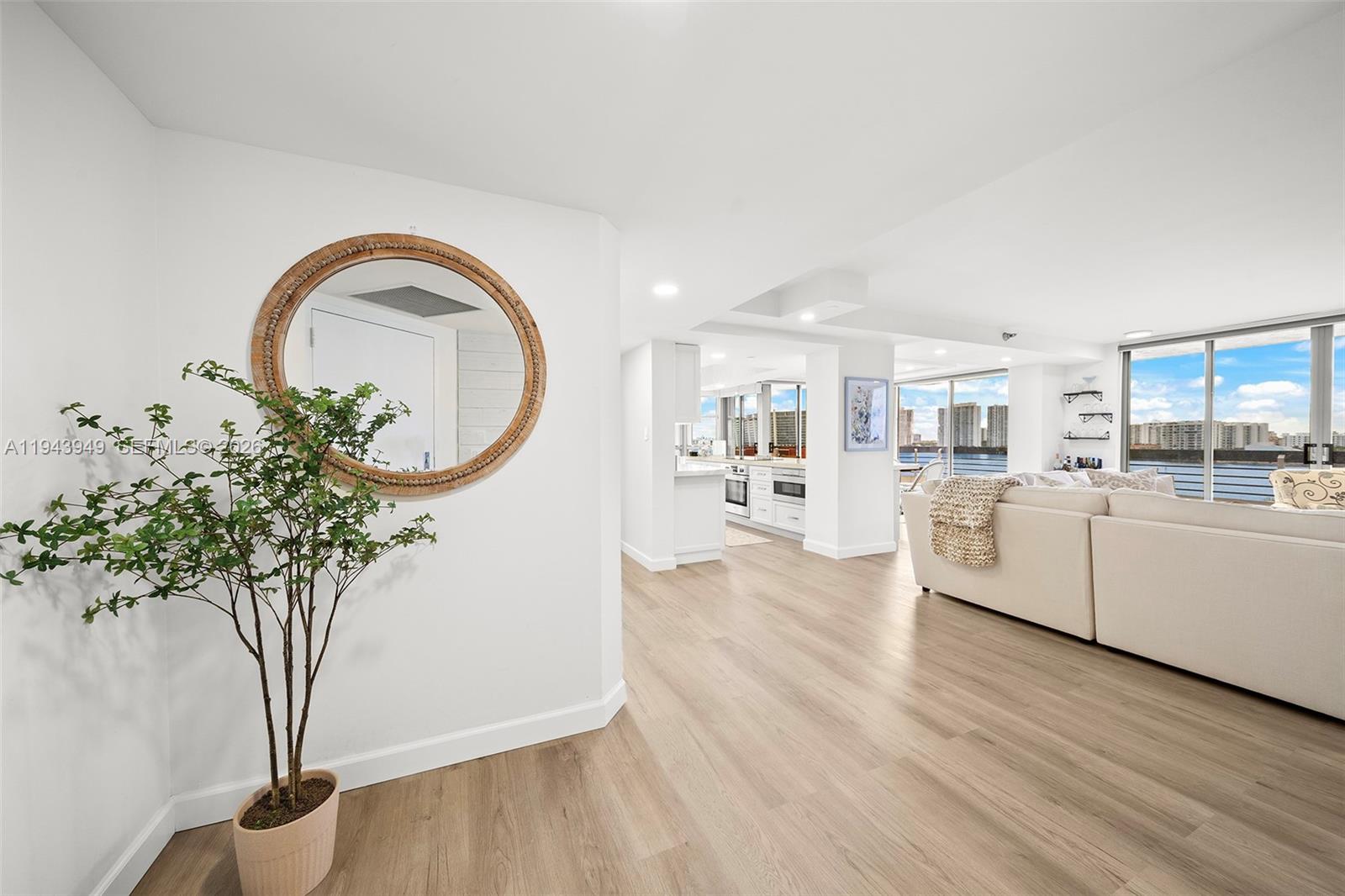 19101 NE Mystic Pointe Drive #901, Aventura FL 33180