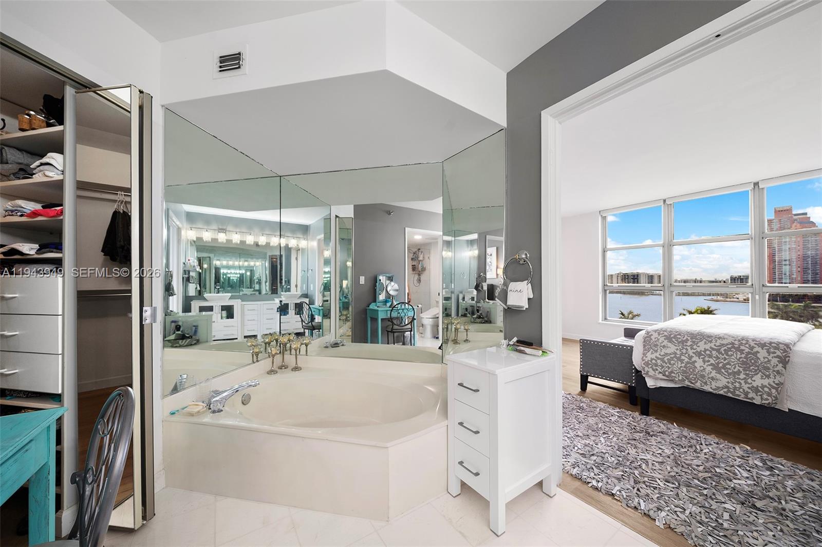 19101 NE Mystic Pointe Drive #901, Aventura FL 33180