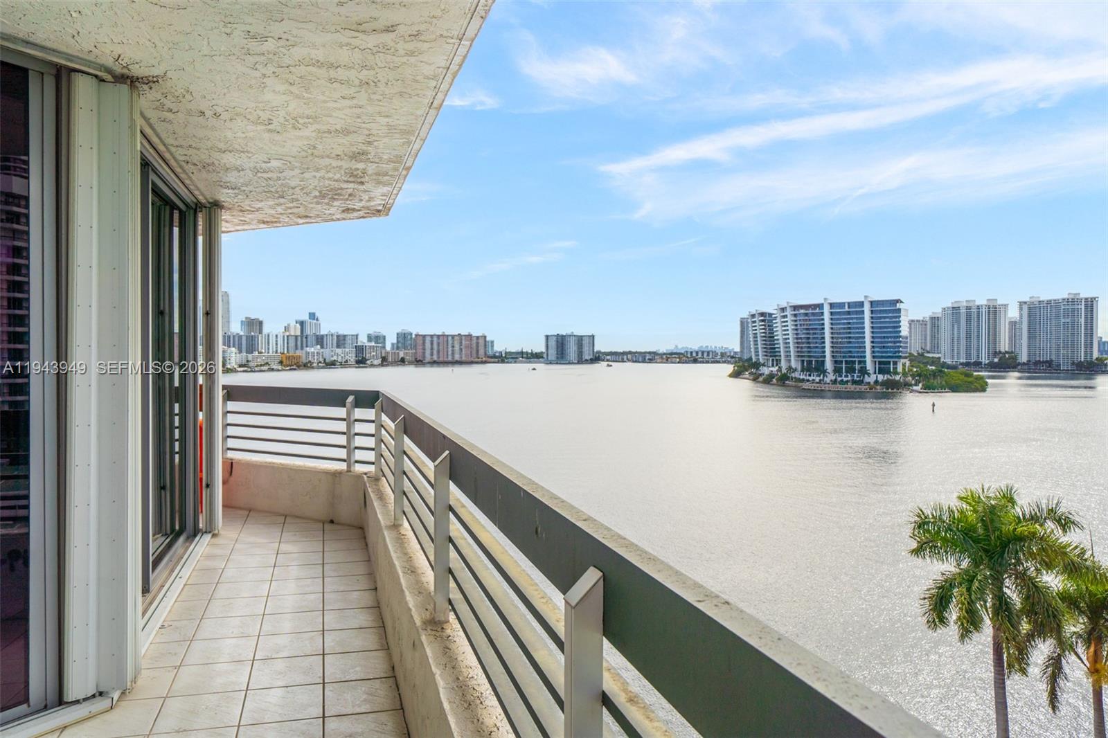 19101 NE Mystic Pointe Drive #901, Aventura FL 33180