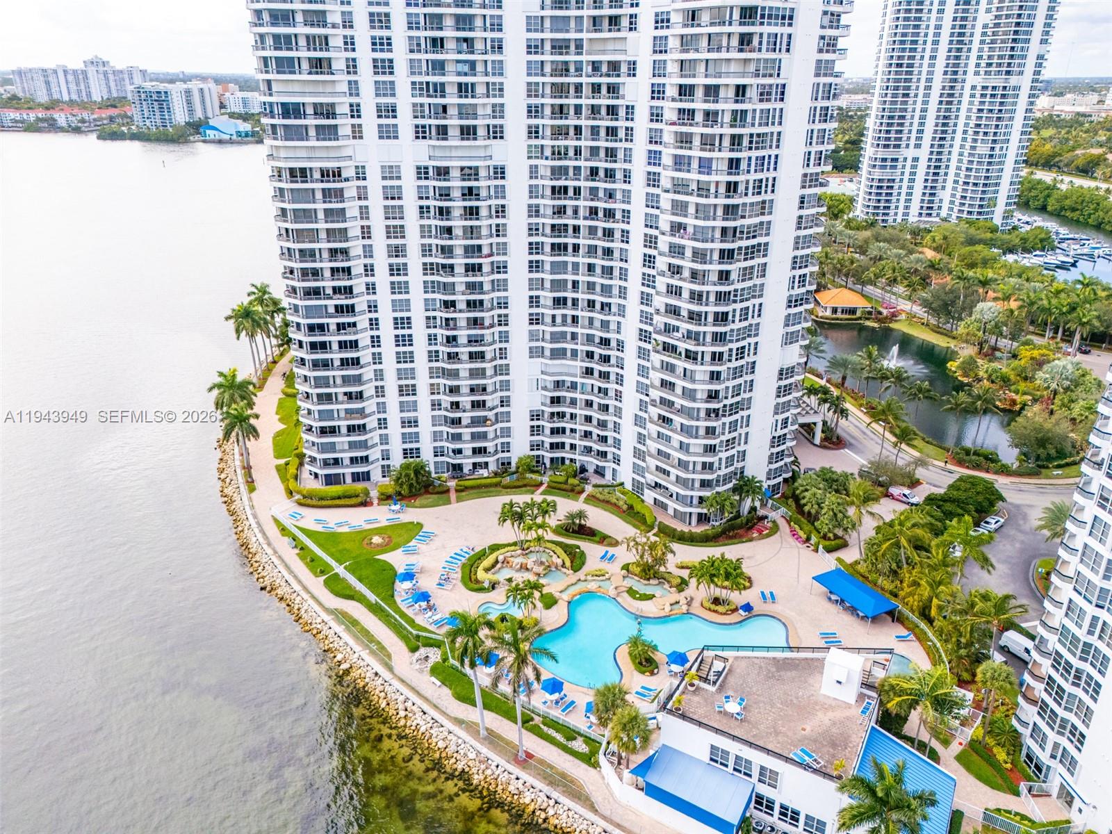 19101 NE Mystic Pointe Drive #901, Aventura FL 33180