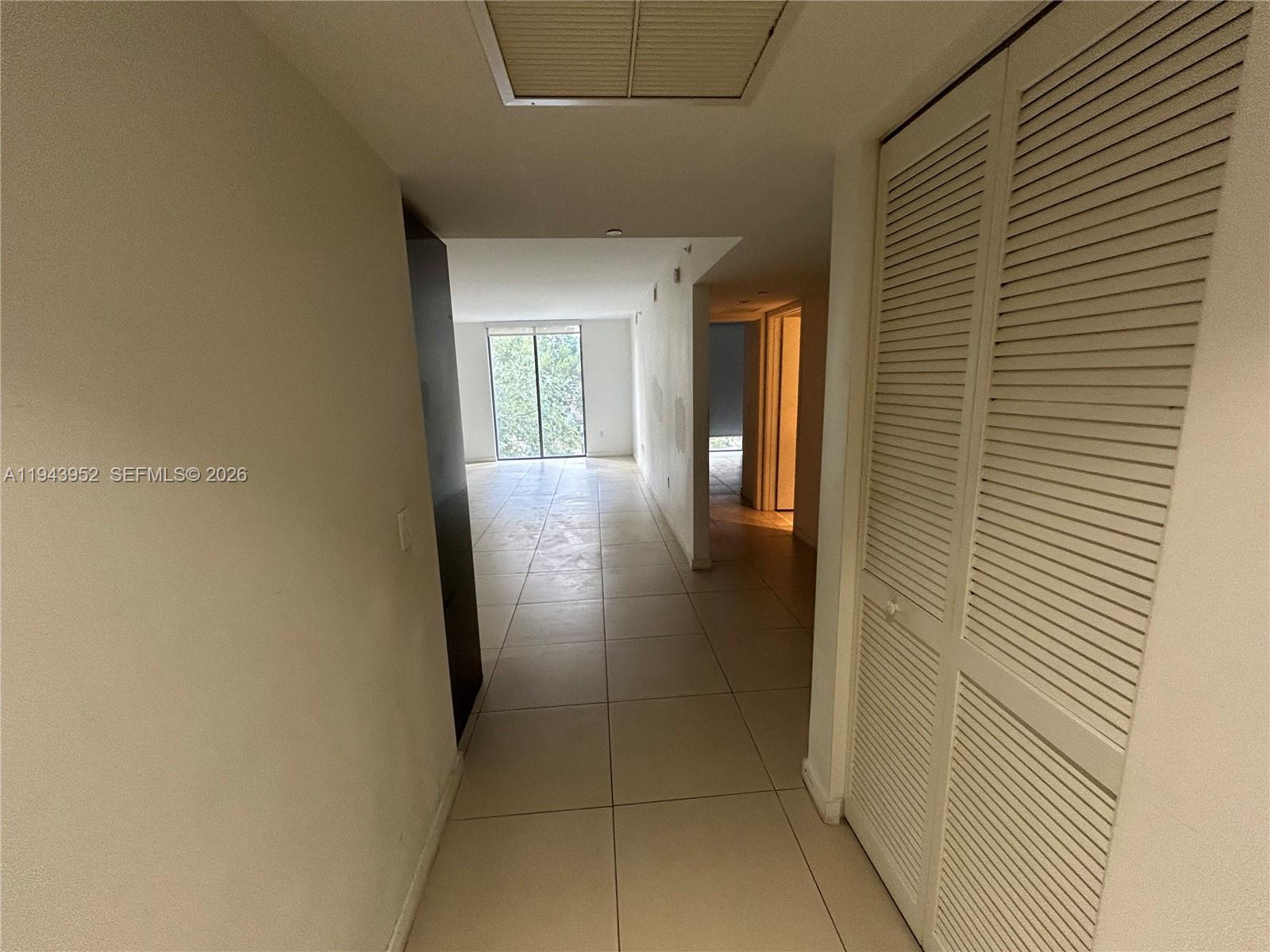 31 SE 6th St #407, Miami FL 33131