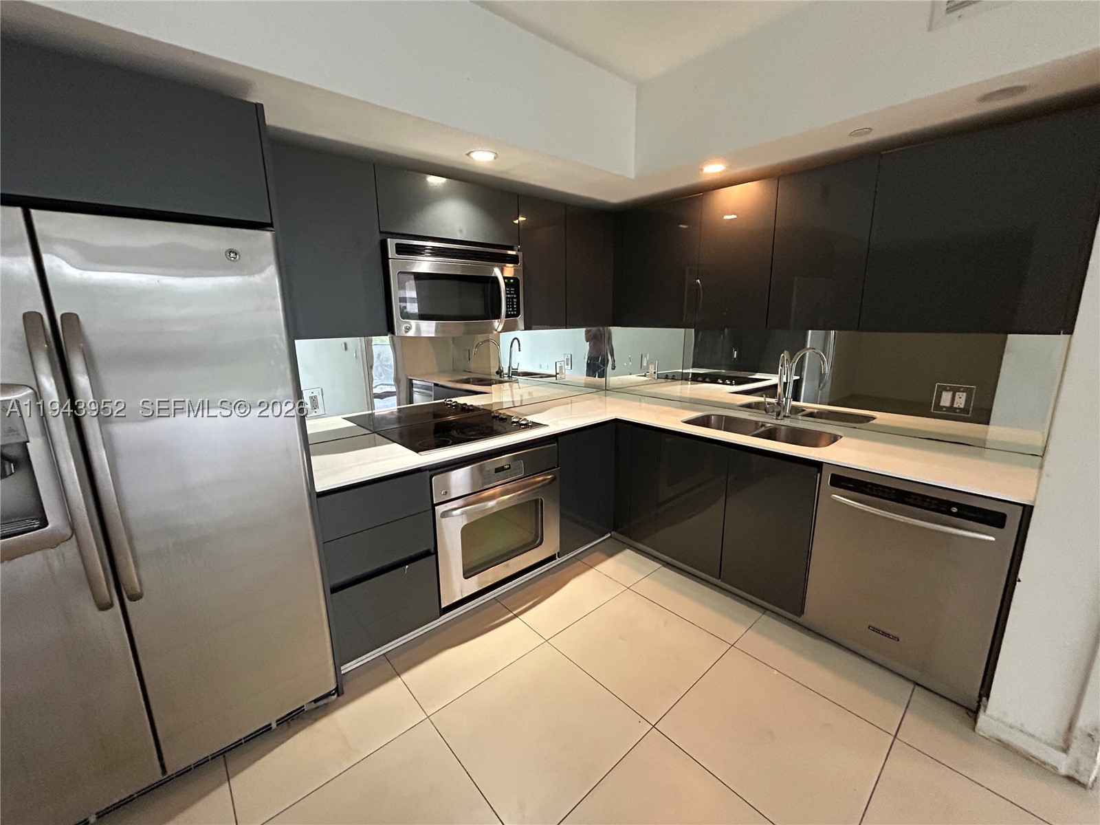 31 SE 6th St #407, Miami FL 33131