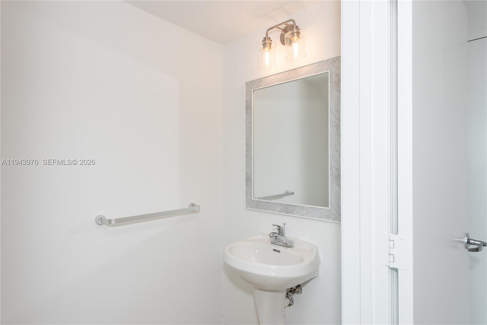 60 SW 13th St #2609, Miami FL 33130