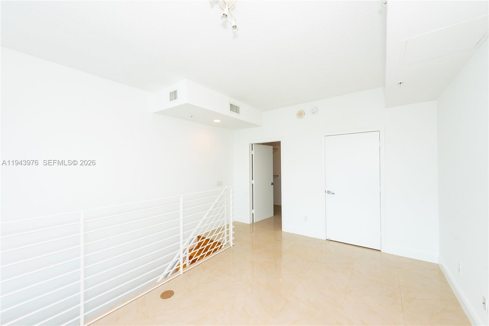60 SW 13th St #2609, Miami FL 33130
