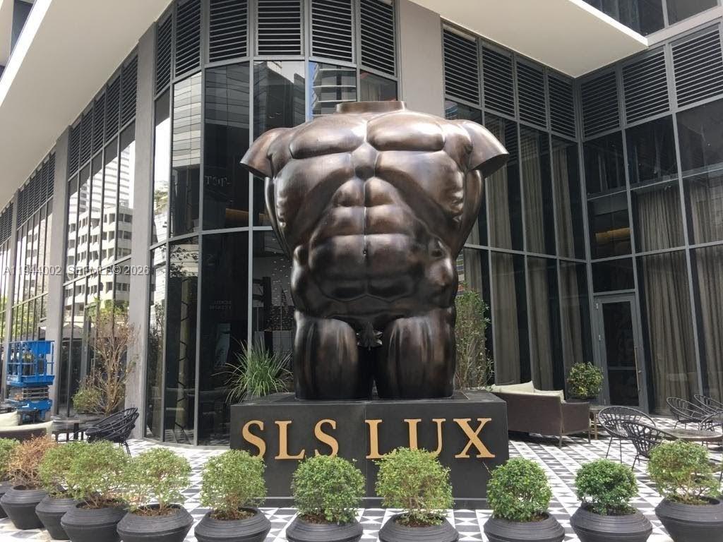 801 S Miami Ave #2203, Miami FL 33130