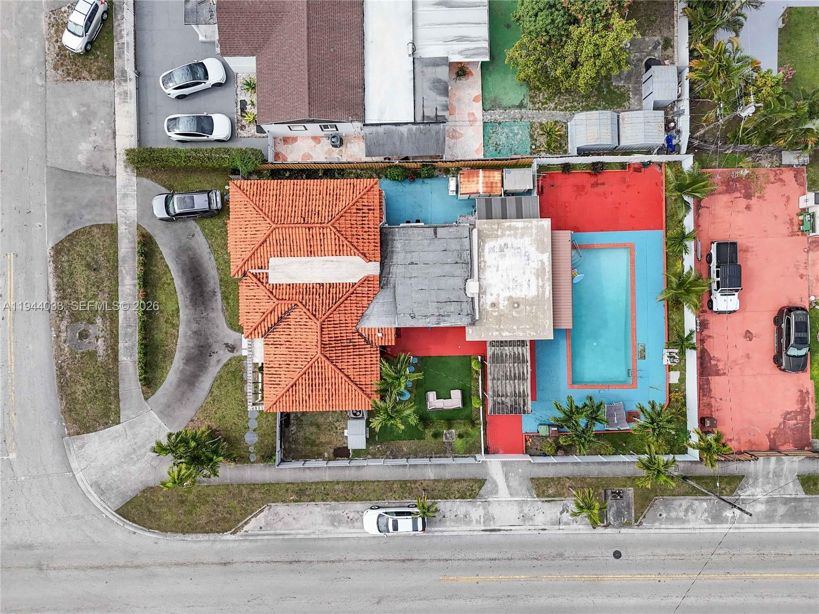 591 SE 5th St, Hialeah FL 33010