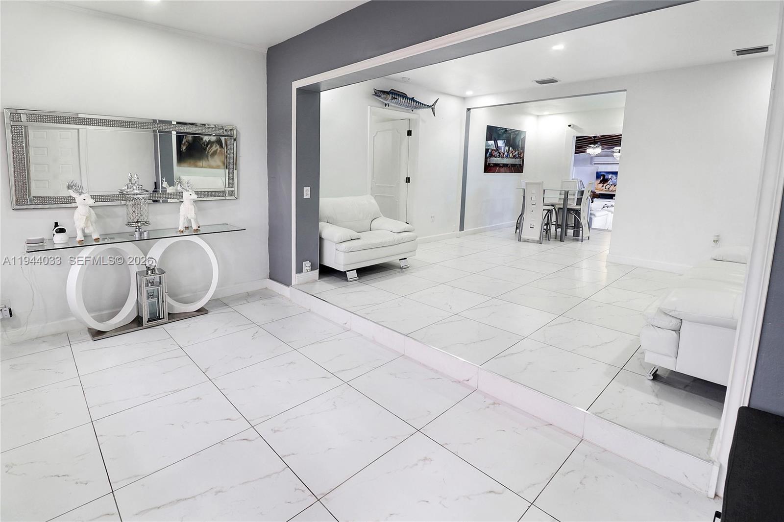 591 SE 5th St, Hialeah FL 33010