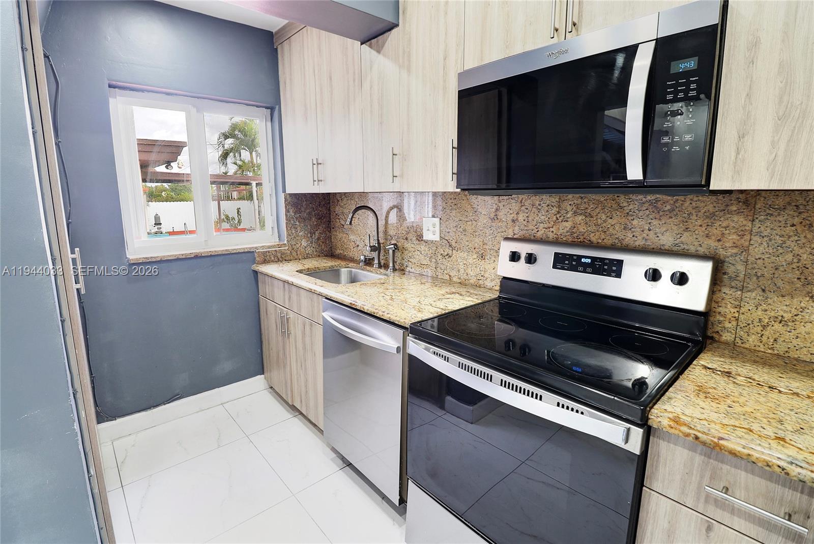 591 SE 5th St, Hialeah FL 33010