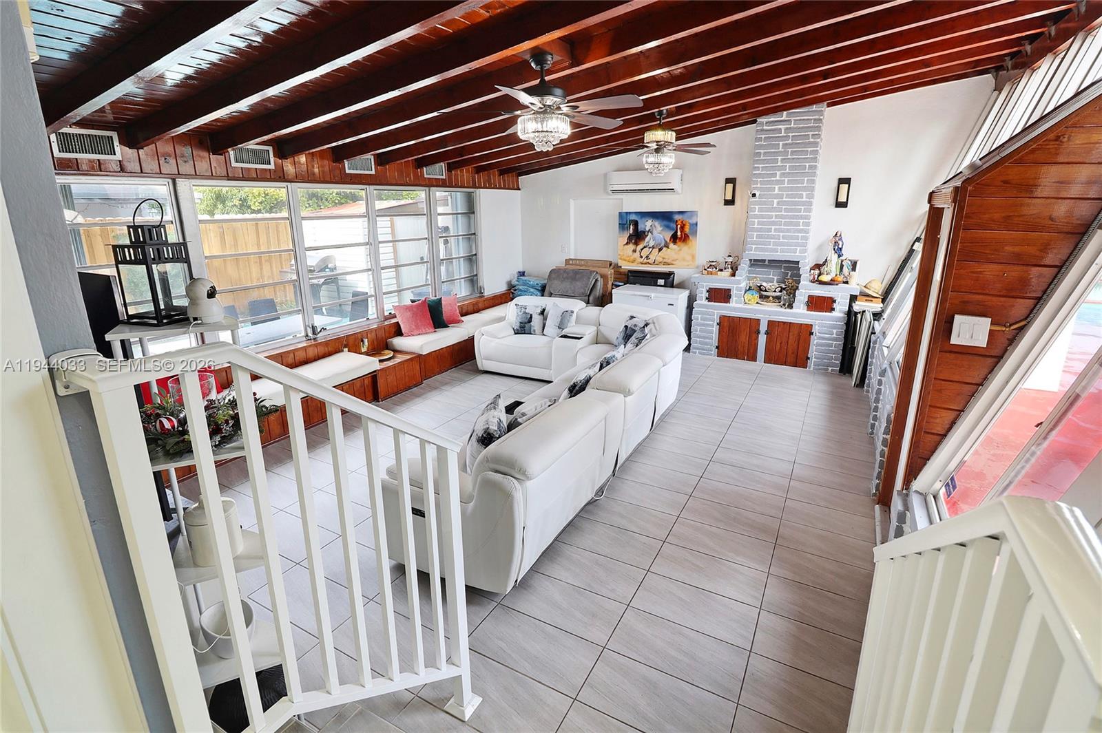 591 SE 5th St, Hialeah FL 33010