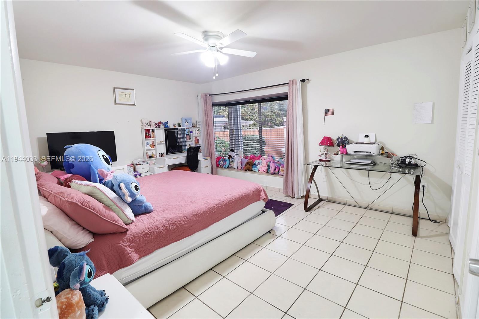 591 SE 5th St, Hialeah FL 33010