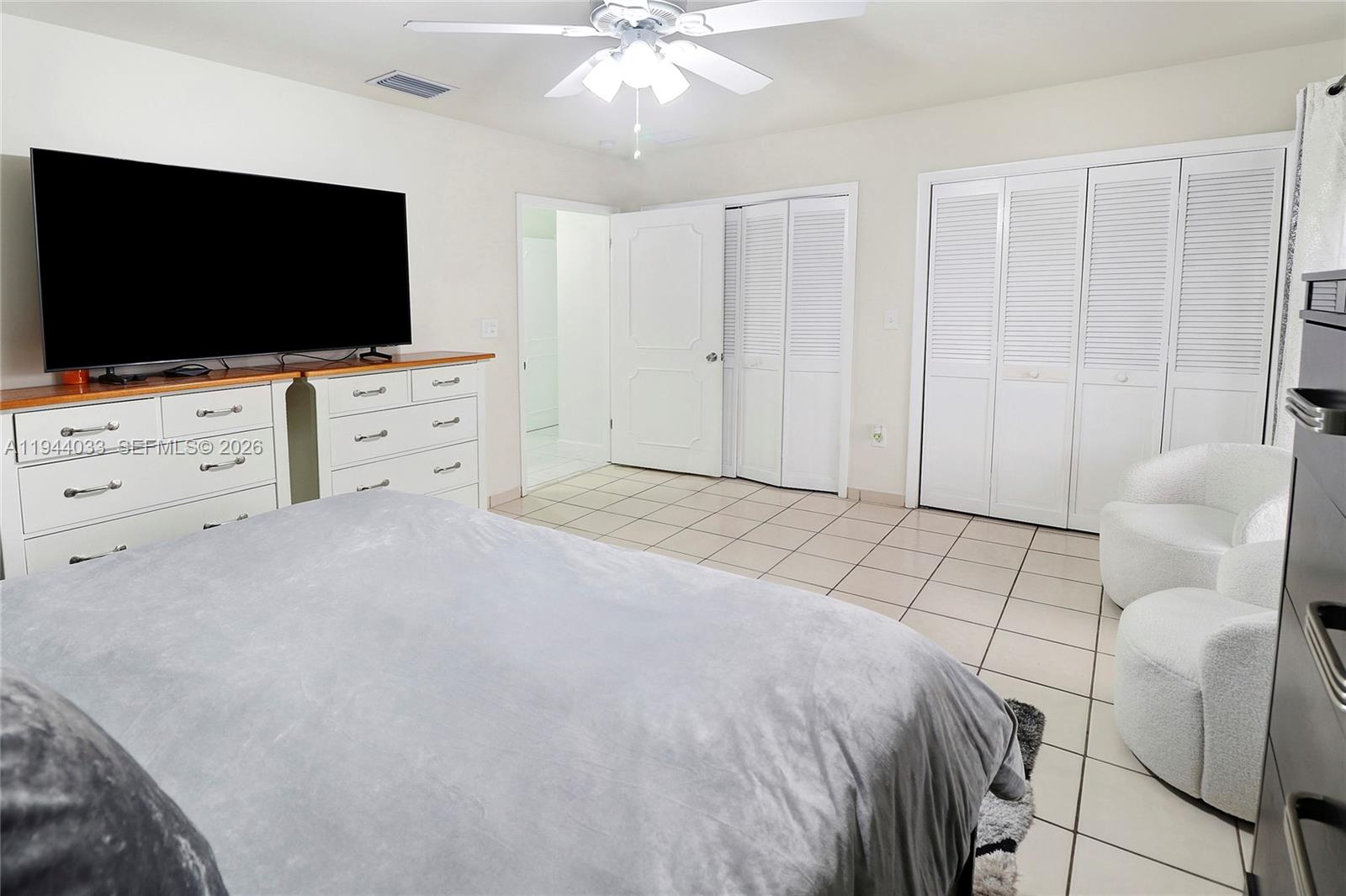 591 SE 5th St, Hialeah FL 33010