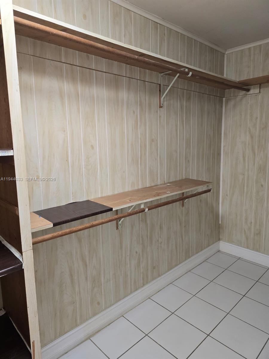 591 SE 5th St, Hialeah FL 33010