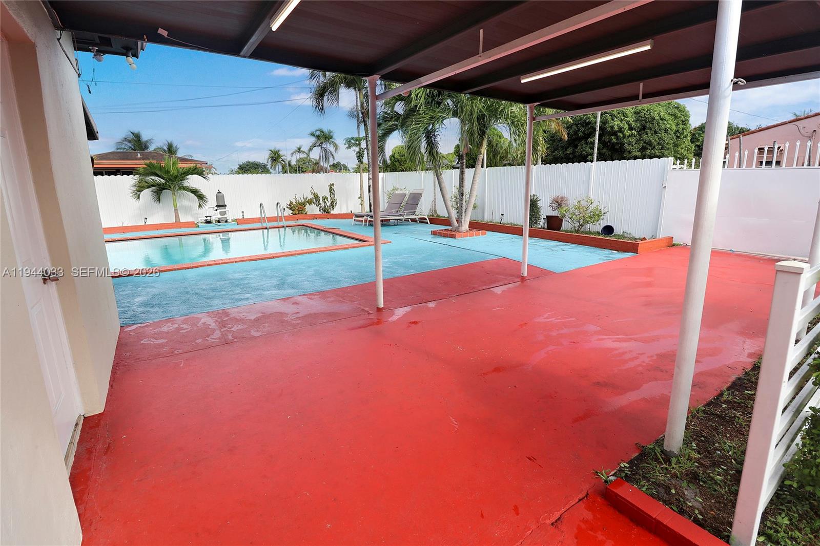 591 SE 5th St, Hialeah FL 33010