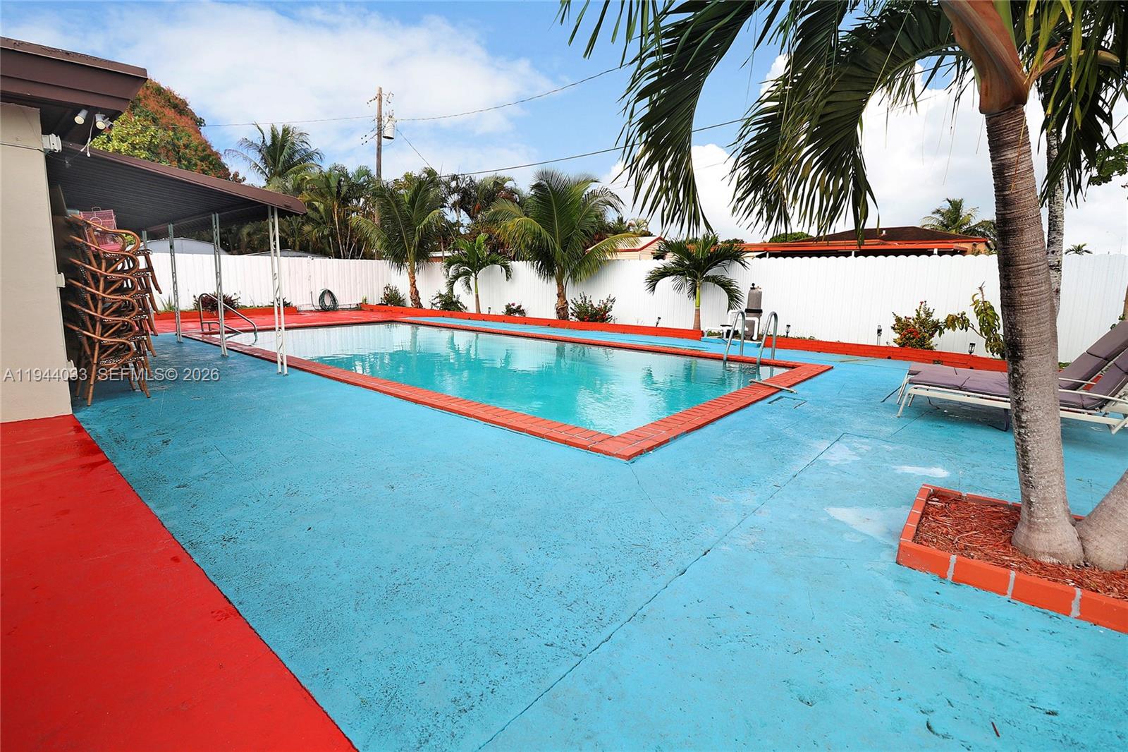 591 SE 5th St, Hialeah FL 33010