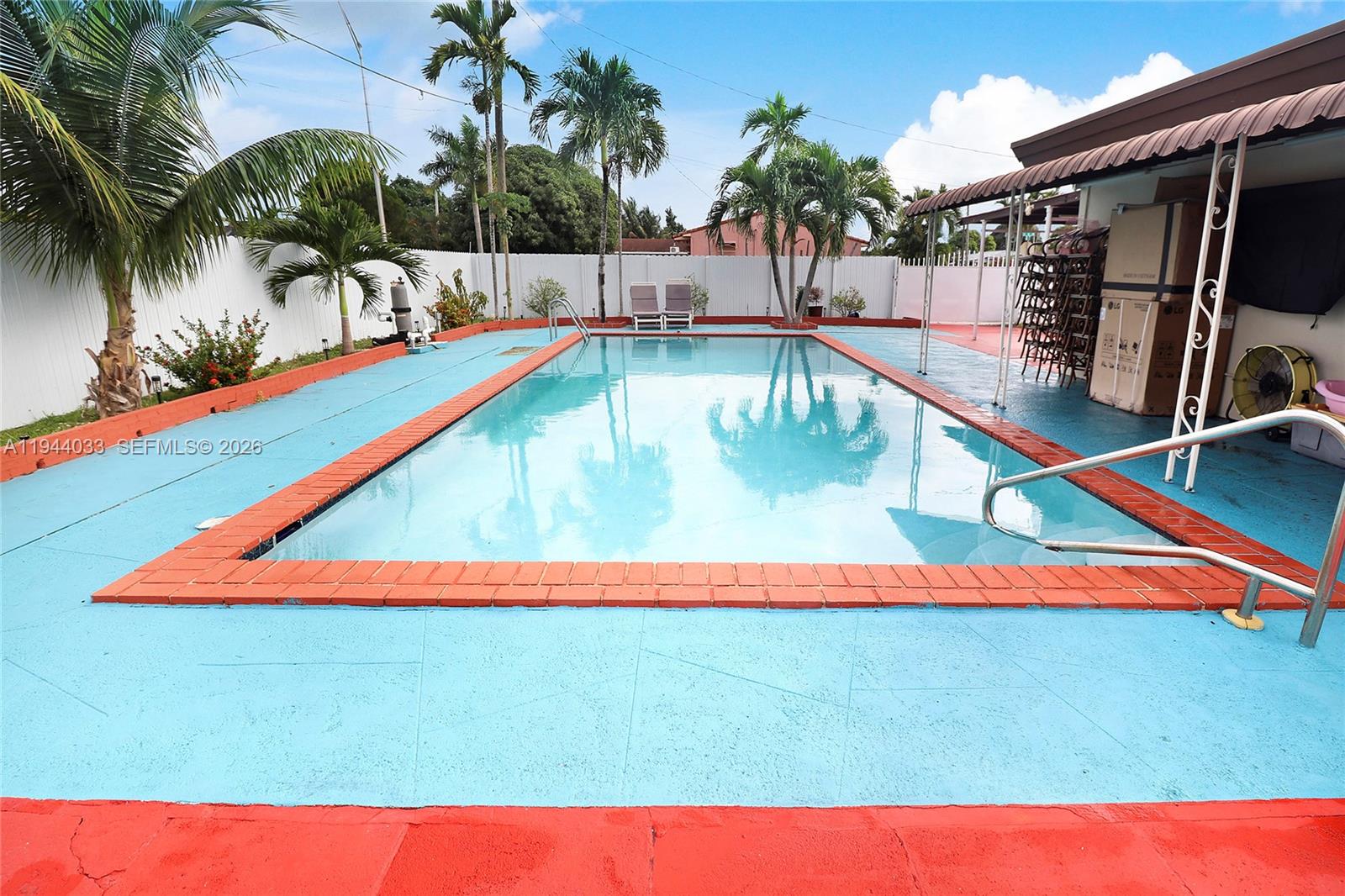 591 SE 5th St, Hialeah FL 33010
