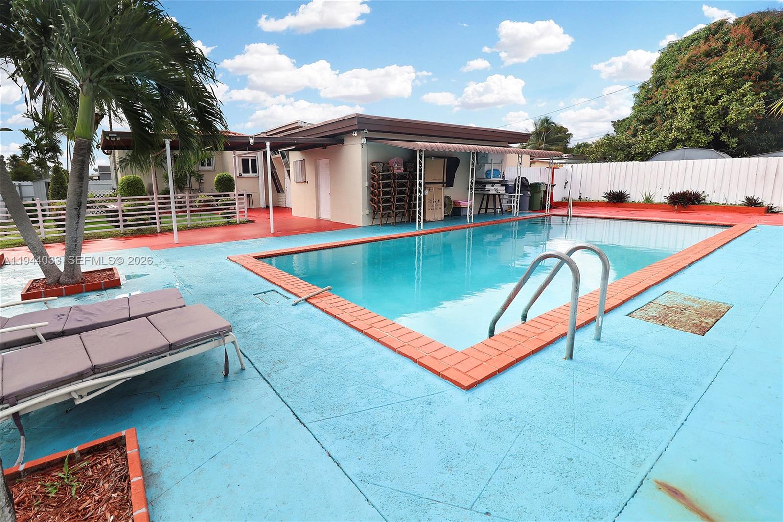 591 SE 5th St, Hialeah FL 33010