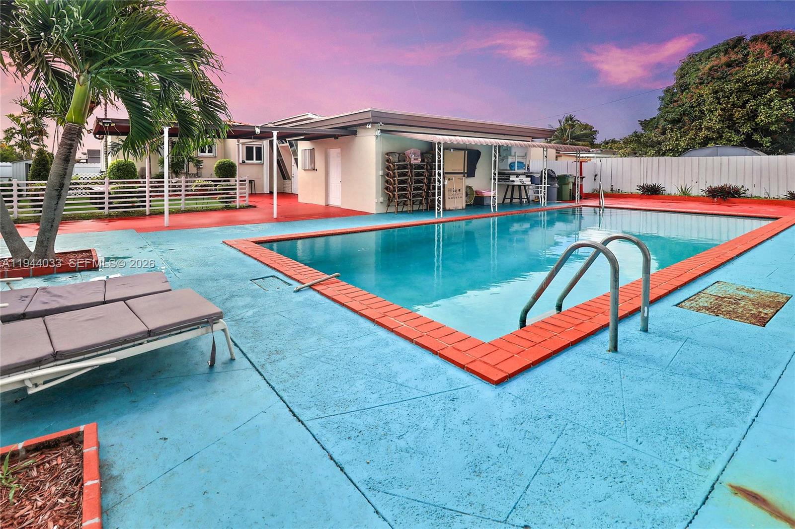 591 SE 5th St, Hialeah FL 33010