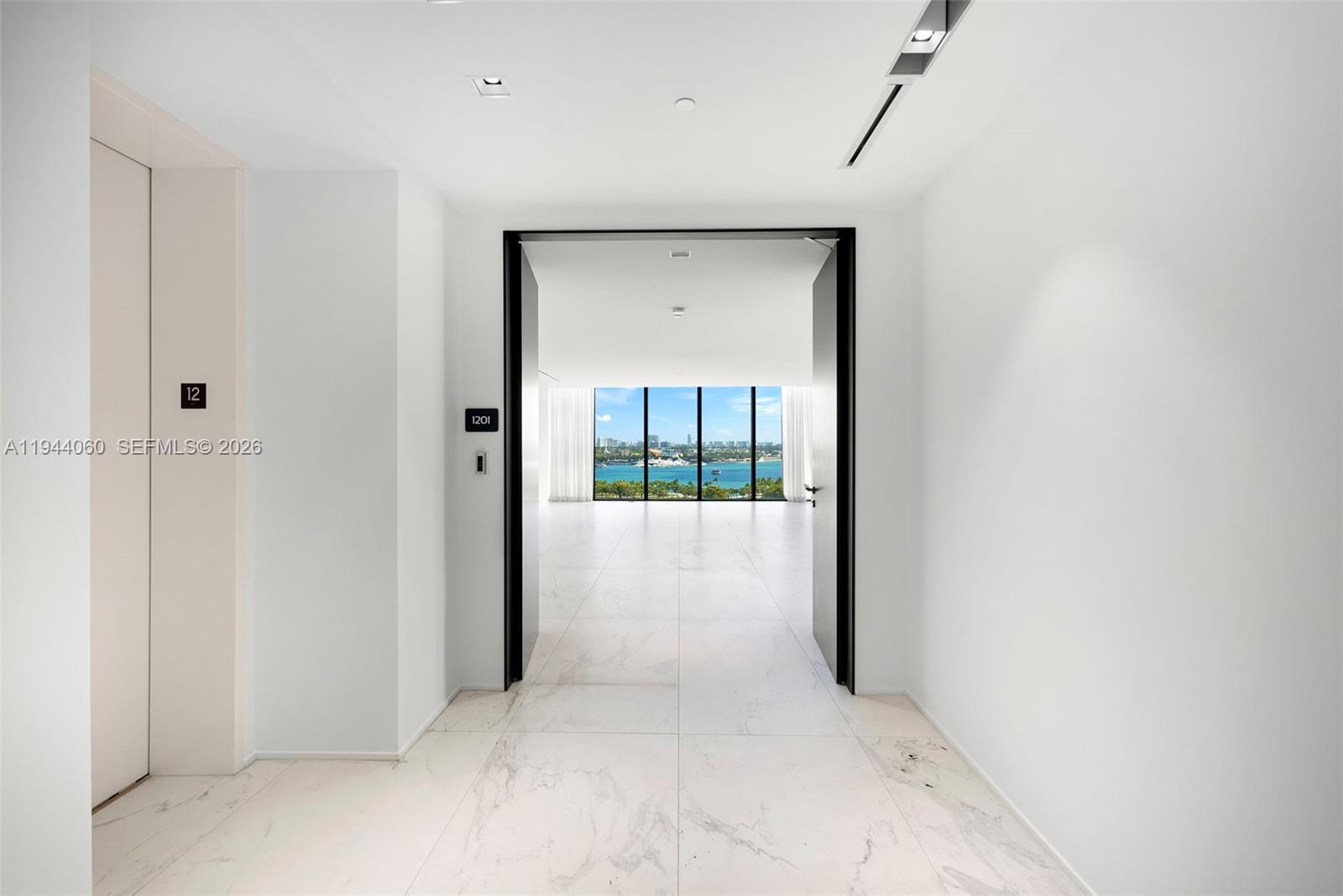 1000 Biscayne Blvd #TH1201, Miami FL 33132