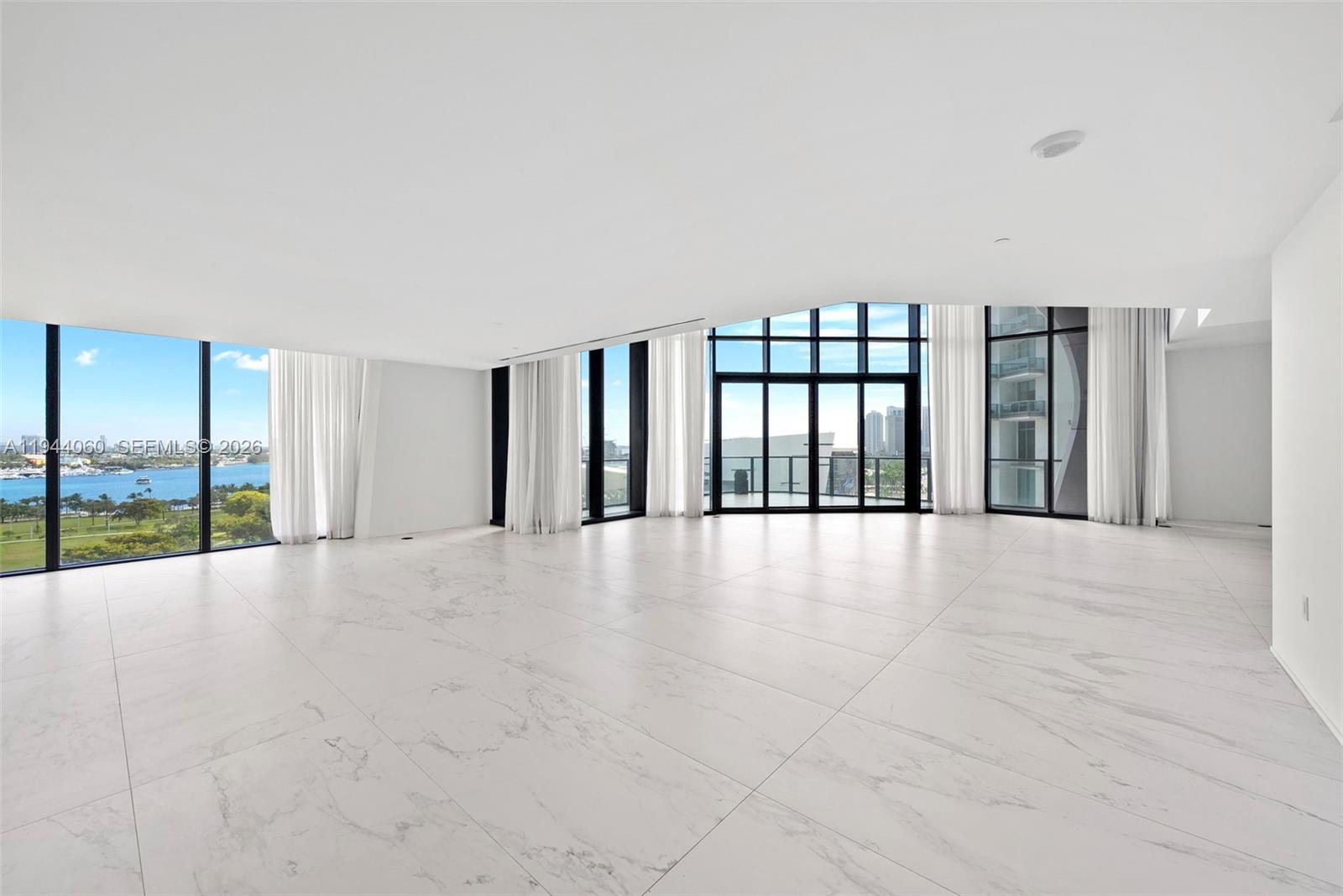 1000 Biscayne Blvd #TH1201, Miami FL 33132