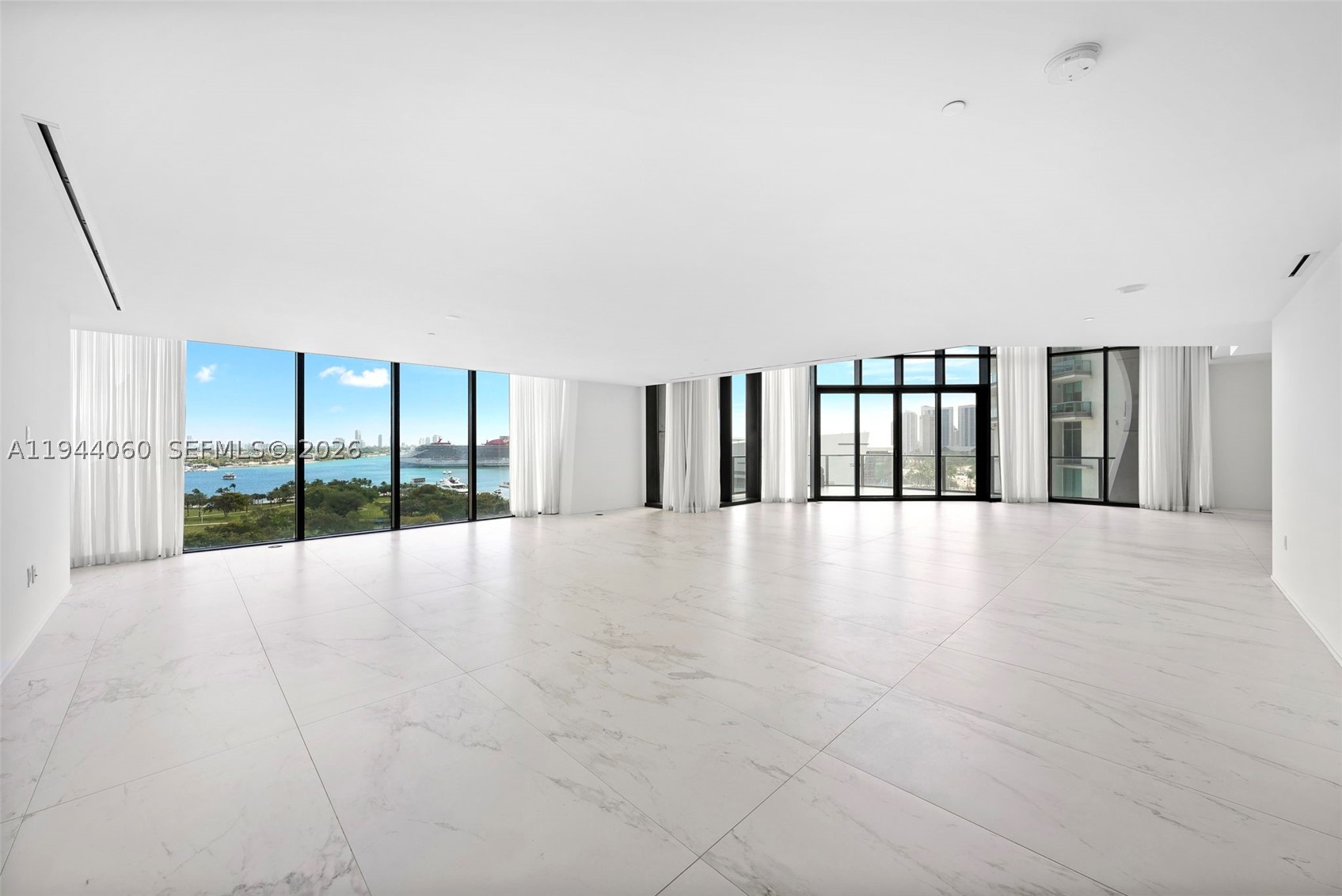 1000 Biscayne Blvd #TH1201, Miami FL 33132