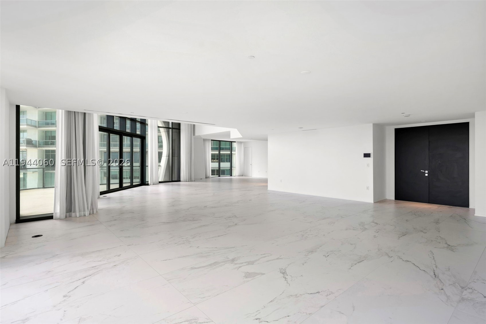 1000 Biscayne Blvd #TH1201, Miami FL 33132