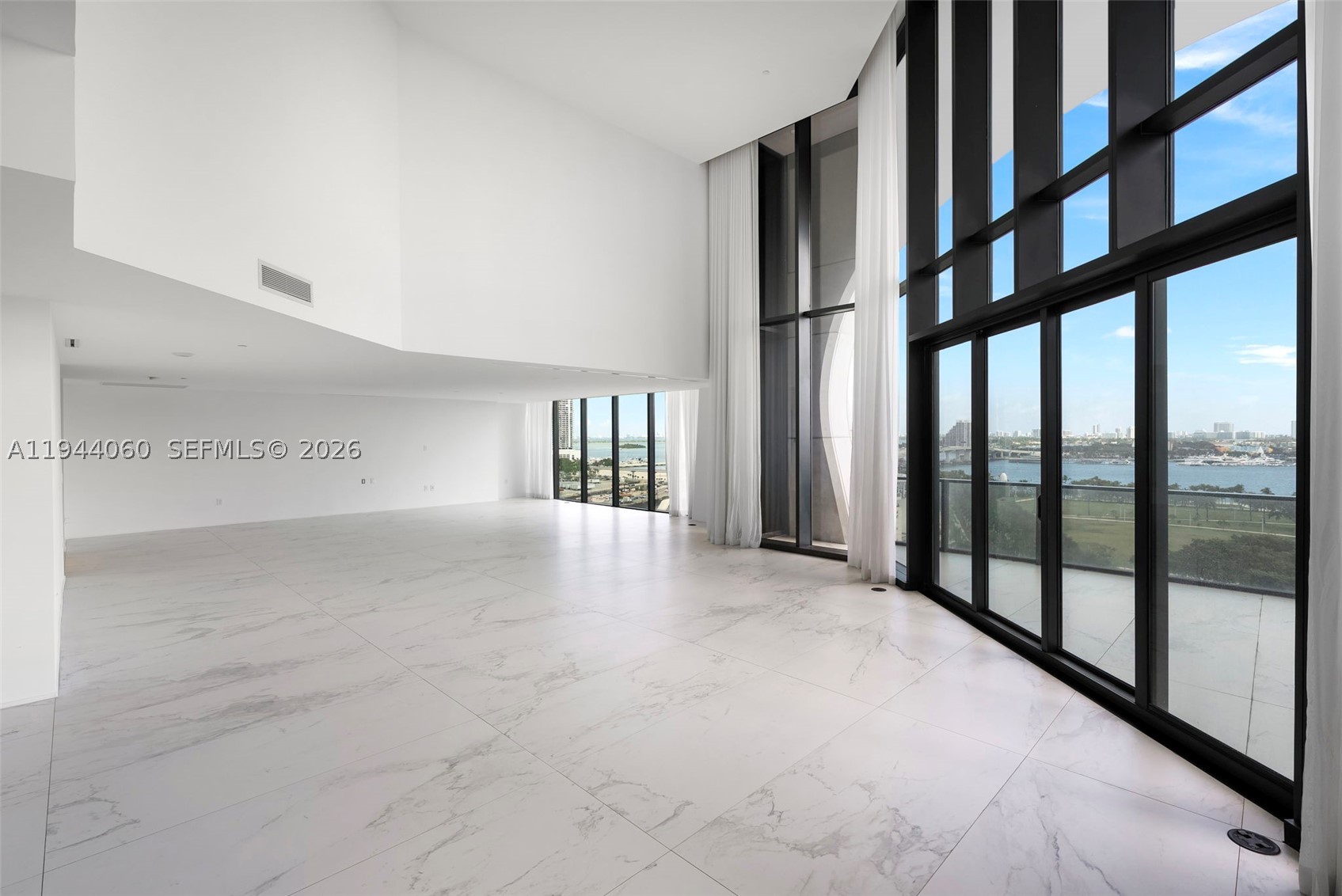 1000 Biscayne Blvd #TH1201, Miami FL 33132