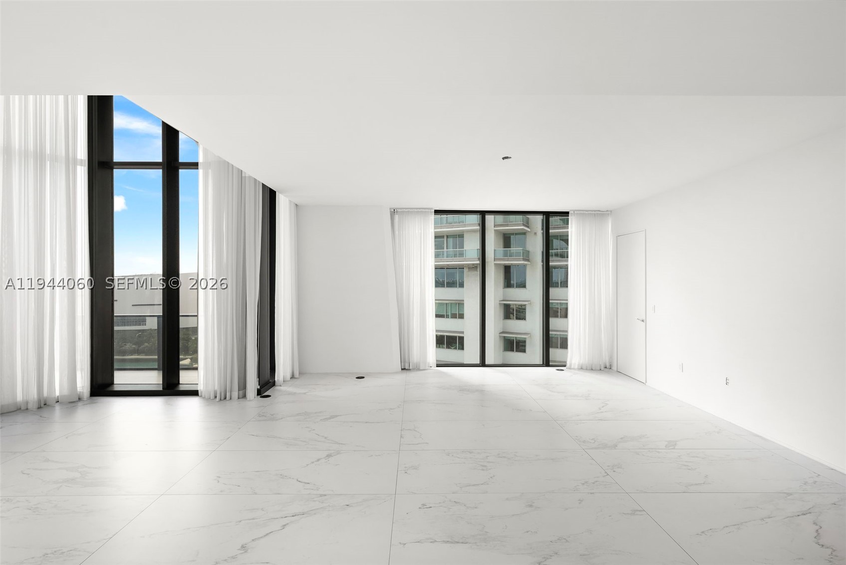1000 Biscayne Blvd #TH1201, Miami FL 33132