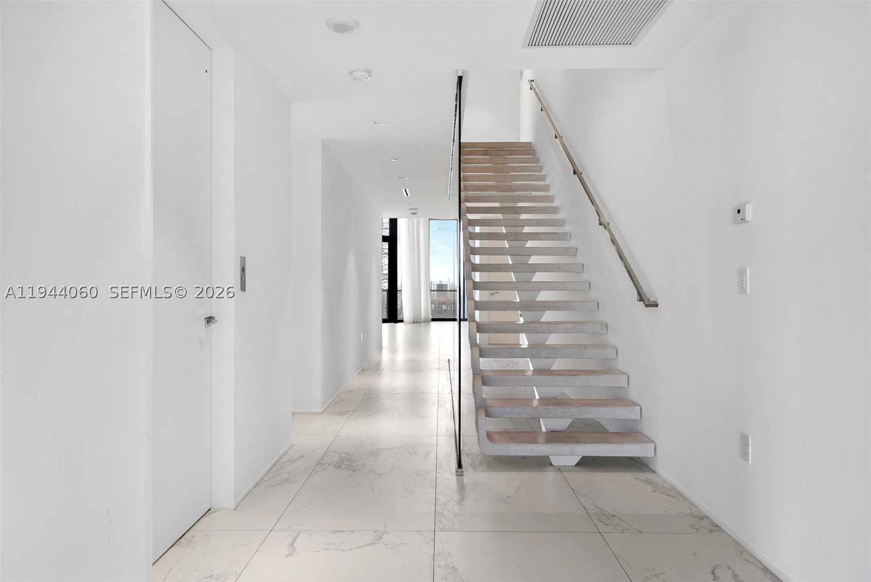 1000 Biscayne Blvd #TH1201, Miami FL 33132