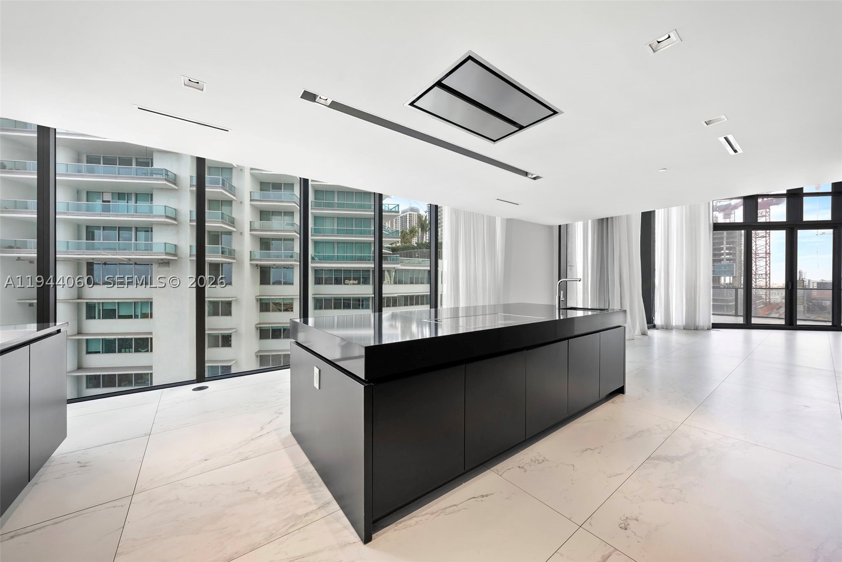 1000 Biscayne Blvd #TH1201, Miami FL 33132