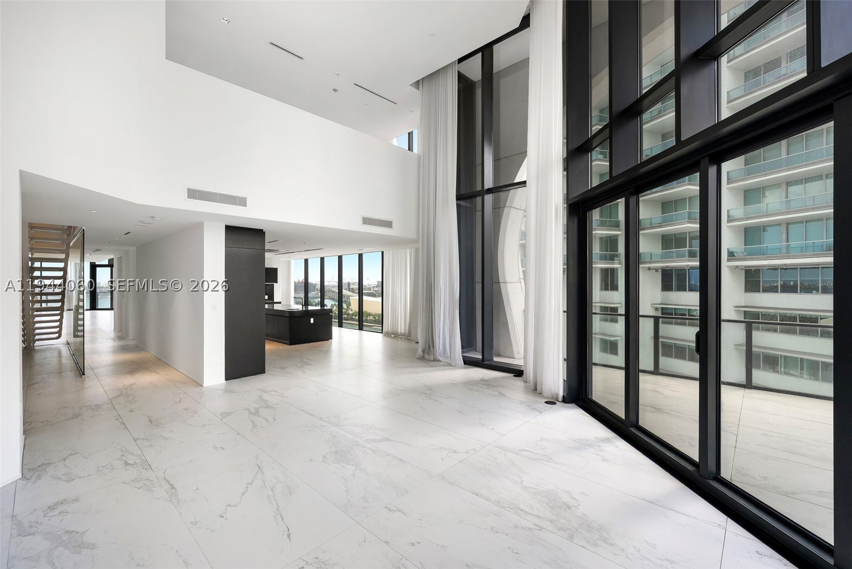 1000 Biscayne Blvd #TH1201, Miami FL 33132
