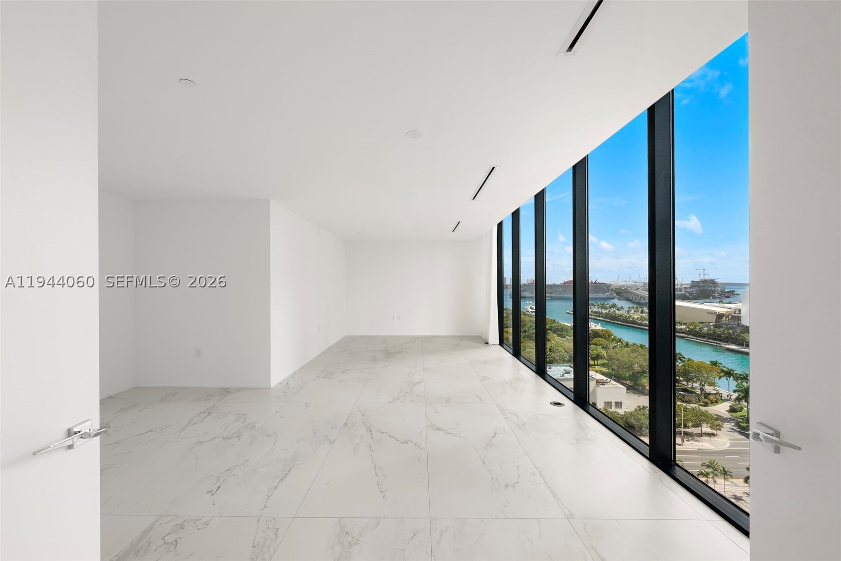 1000 Biscayne Blvd #TH1201, Miami FL 33132