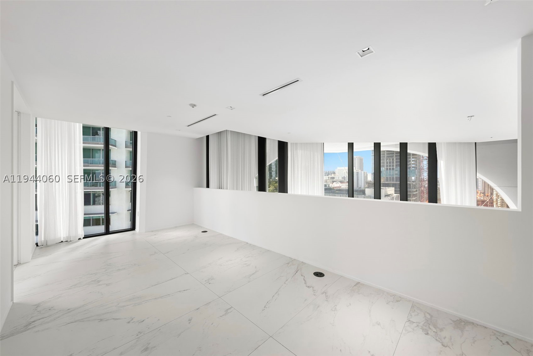 1000 Biscayne Blvd #TH1201, Miami FL 33132