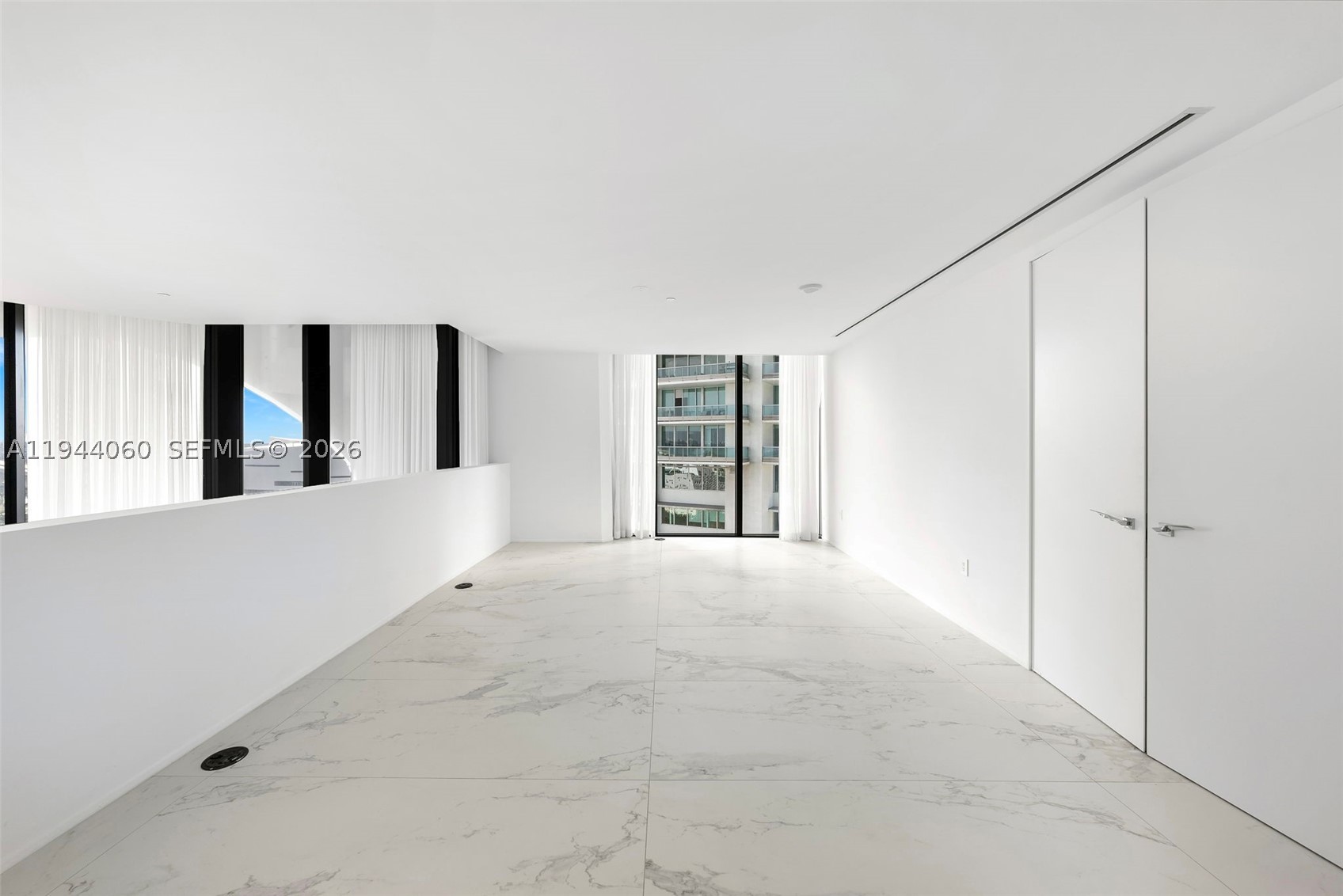 1000 Biscayne Blvd #TH1201, Miami FL 33132