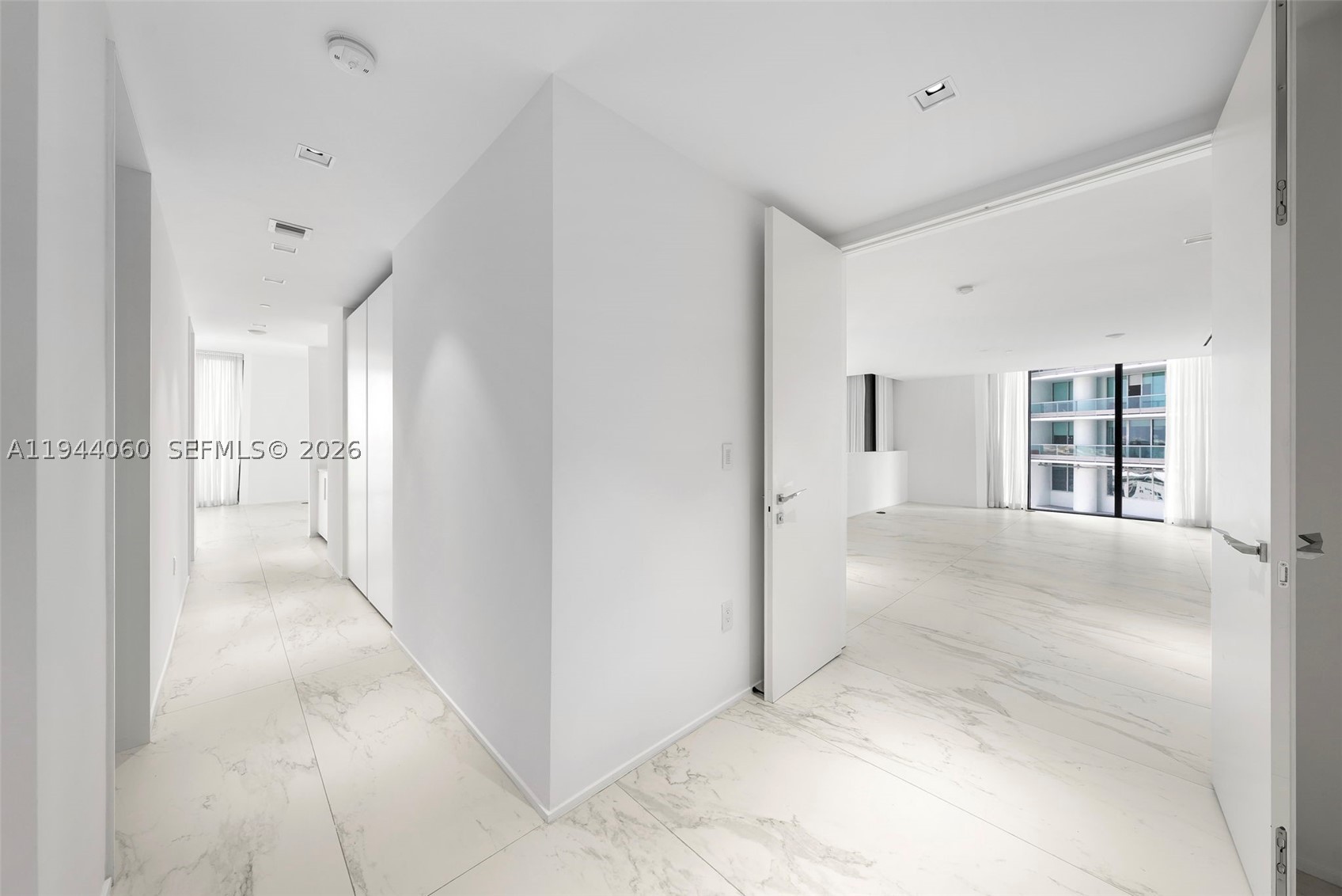 1000 Biscayne Blvd #TH1201, Miami FL 33132