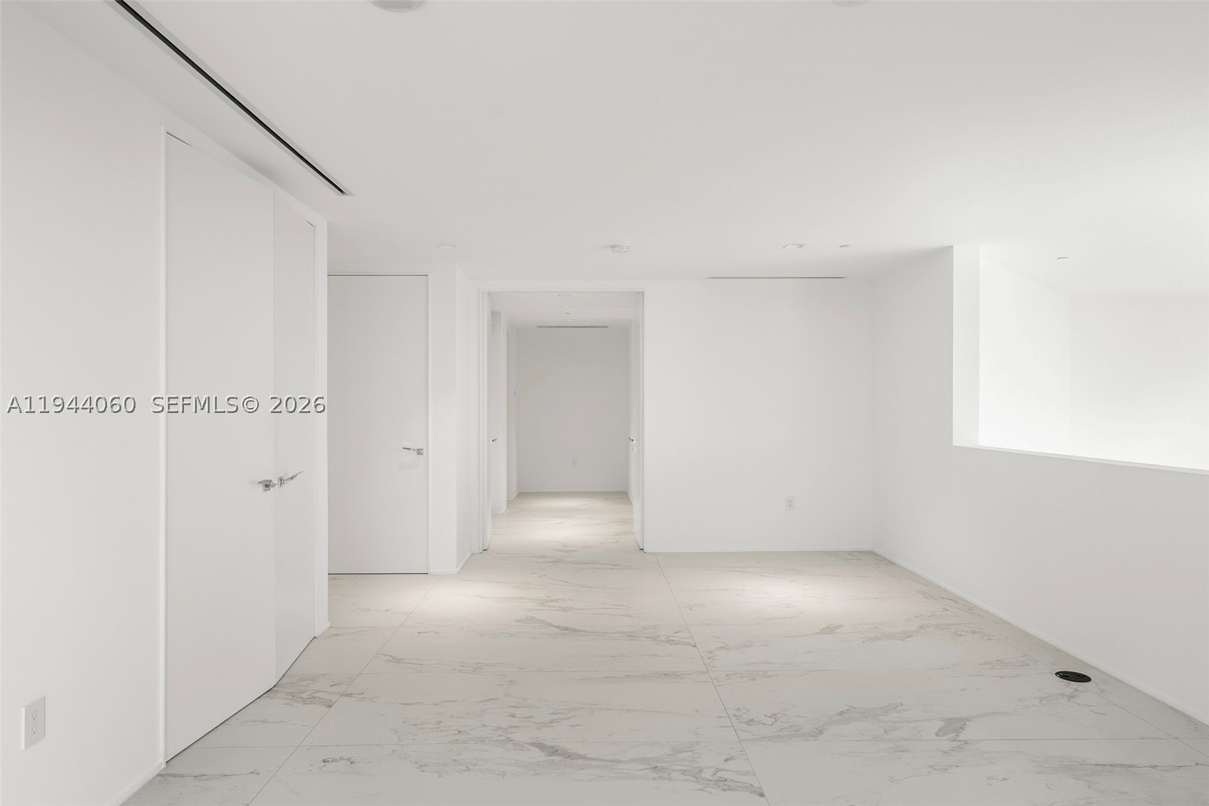 1000 Biscayne Blvd #TH1201, Miami FL 33132