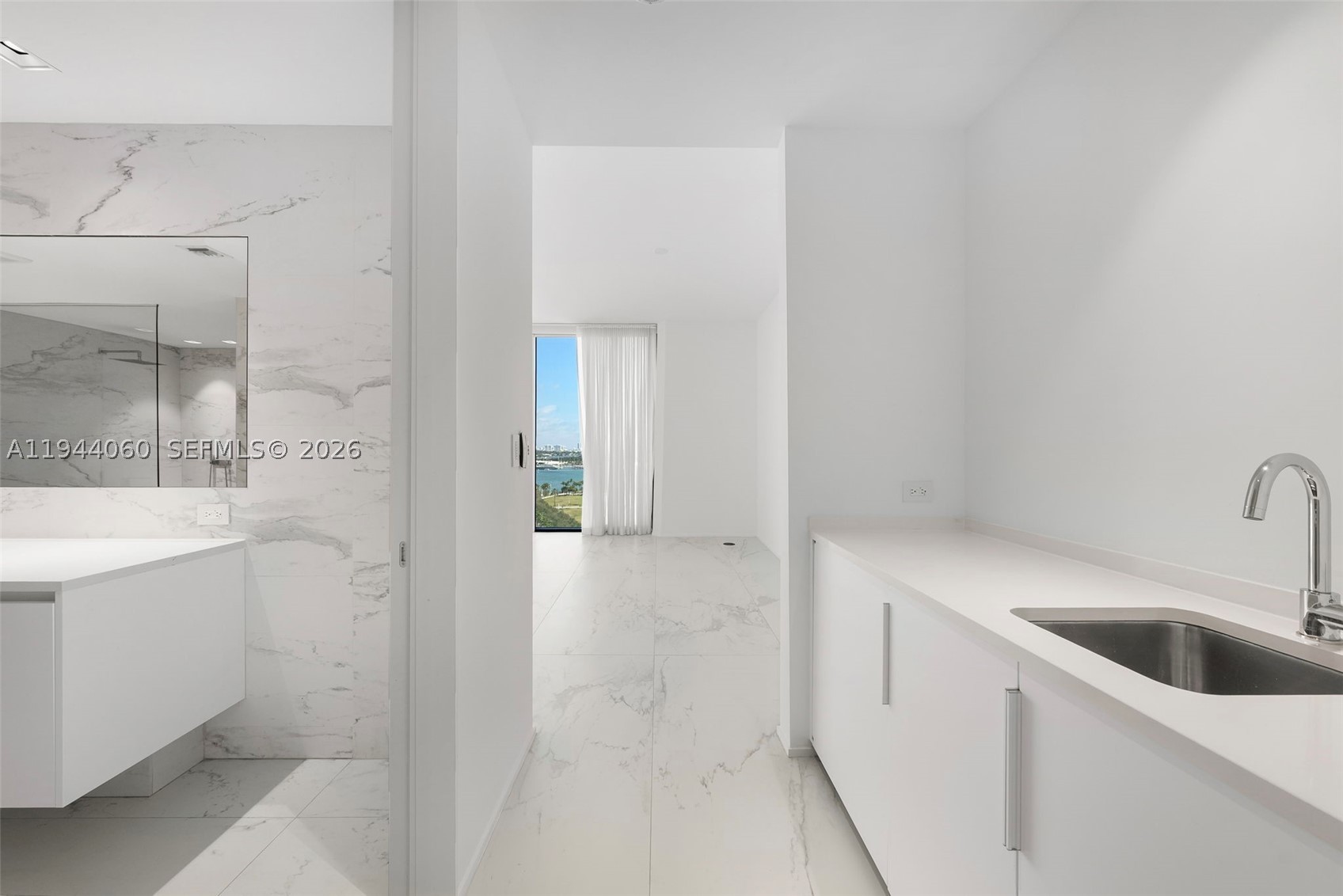 1000 Biscayne Blvd #TH1201, Miami FL 33132