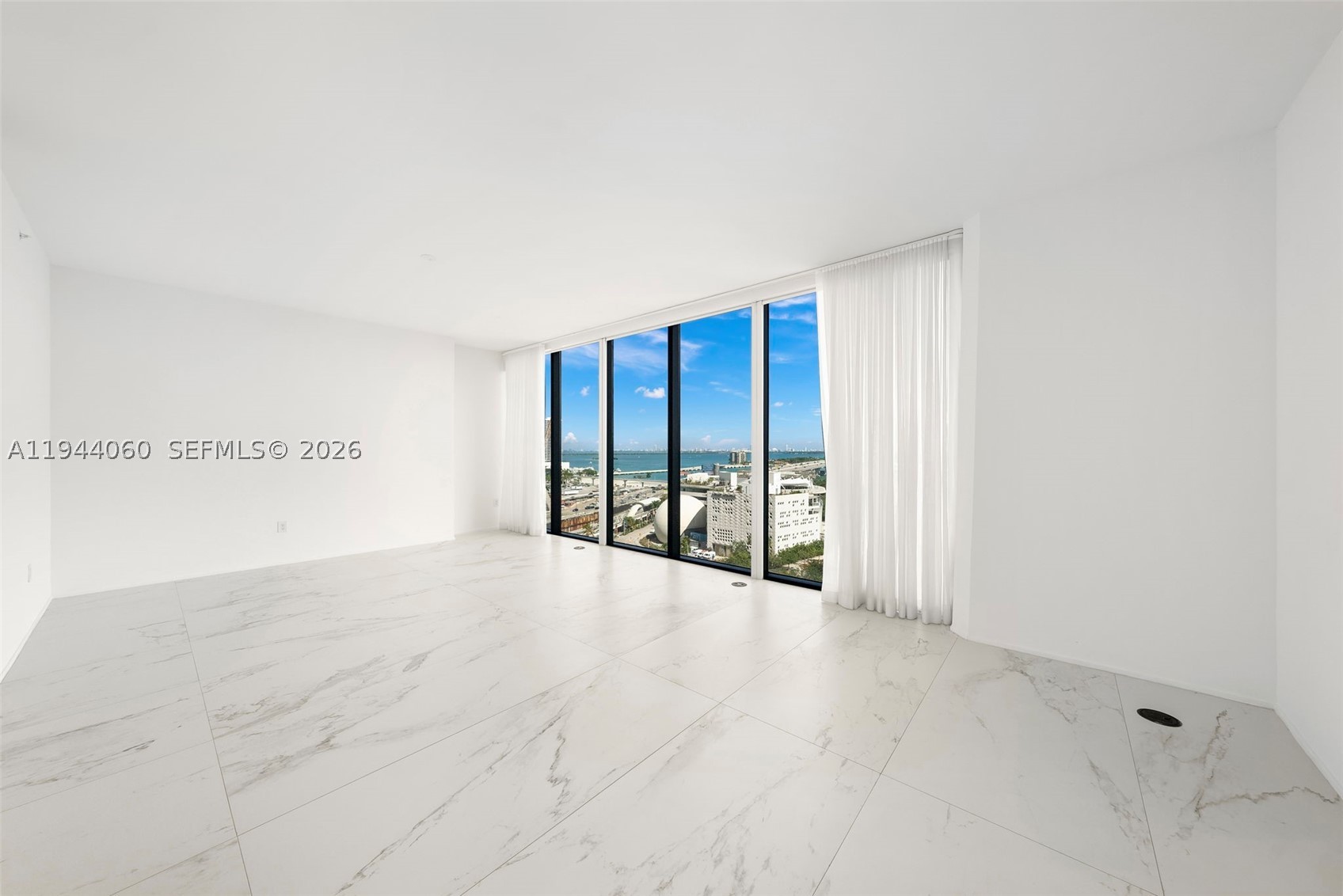 1000 Biscayne Blvd #TH1201, Miami FL 33132