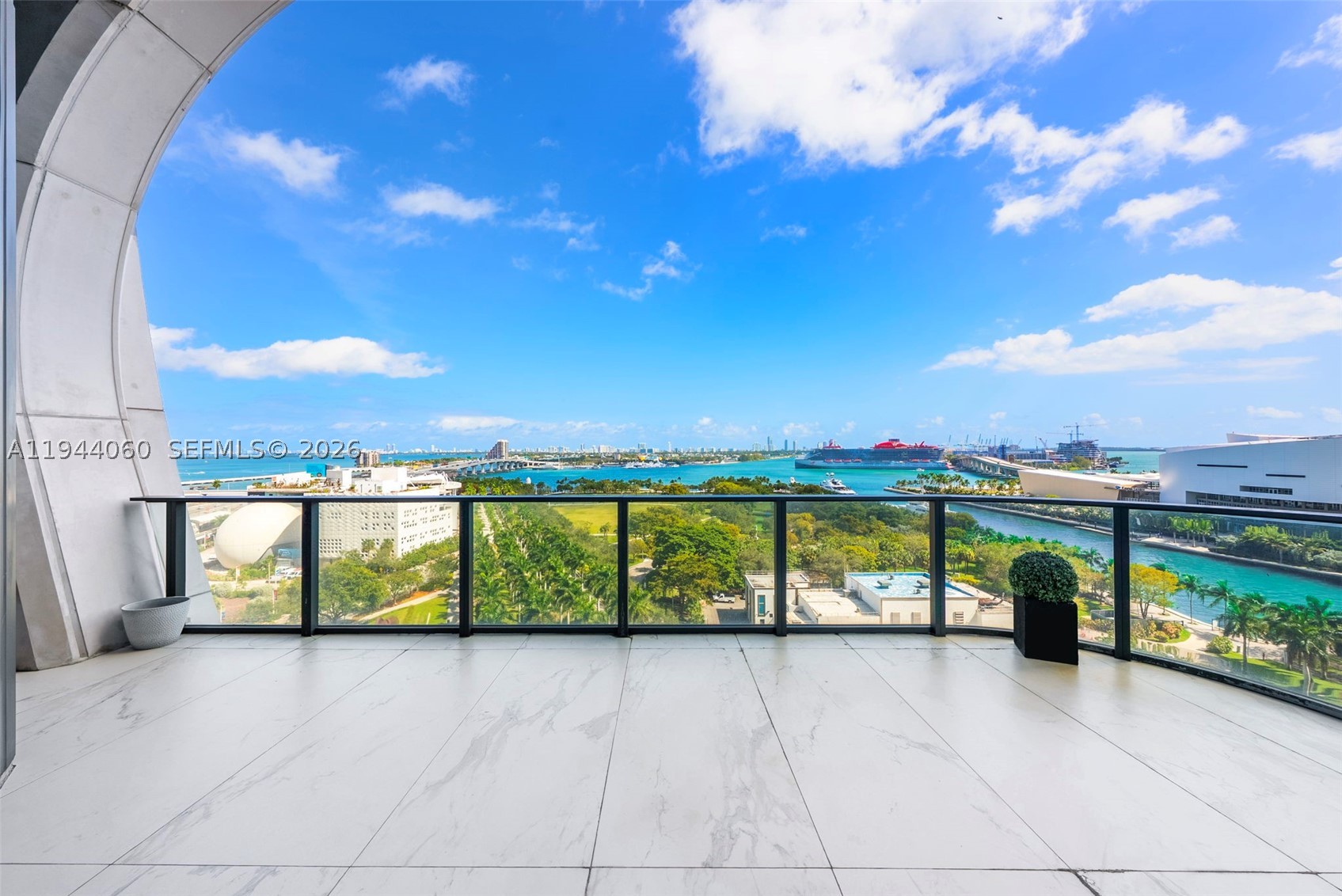 1000 Biscayne Blvd #TH1201, Miami FL 33132