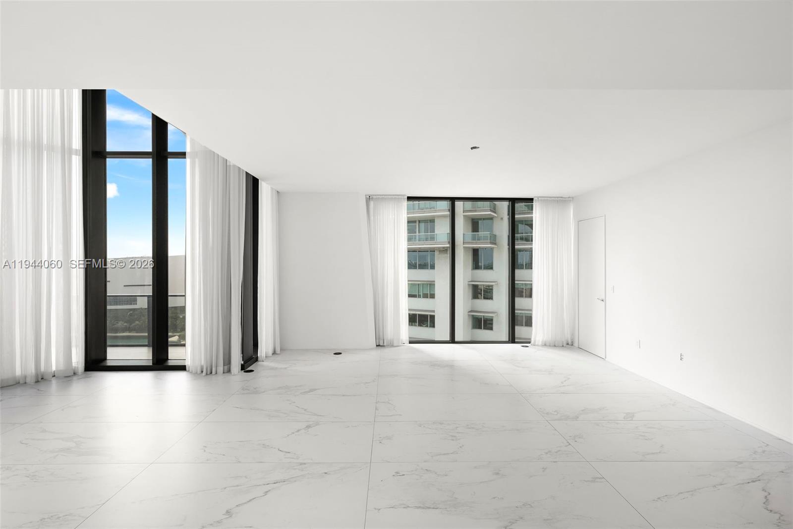 1000 Biscayne Blvd #TH1201, Miami FL 33132