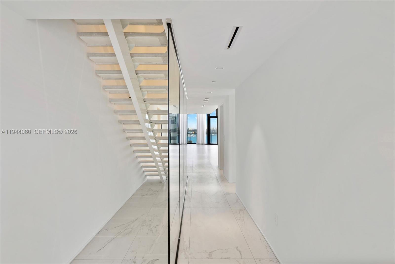1000 Biscayne Blvd #TH1201, Miami FL 33132
