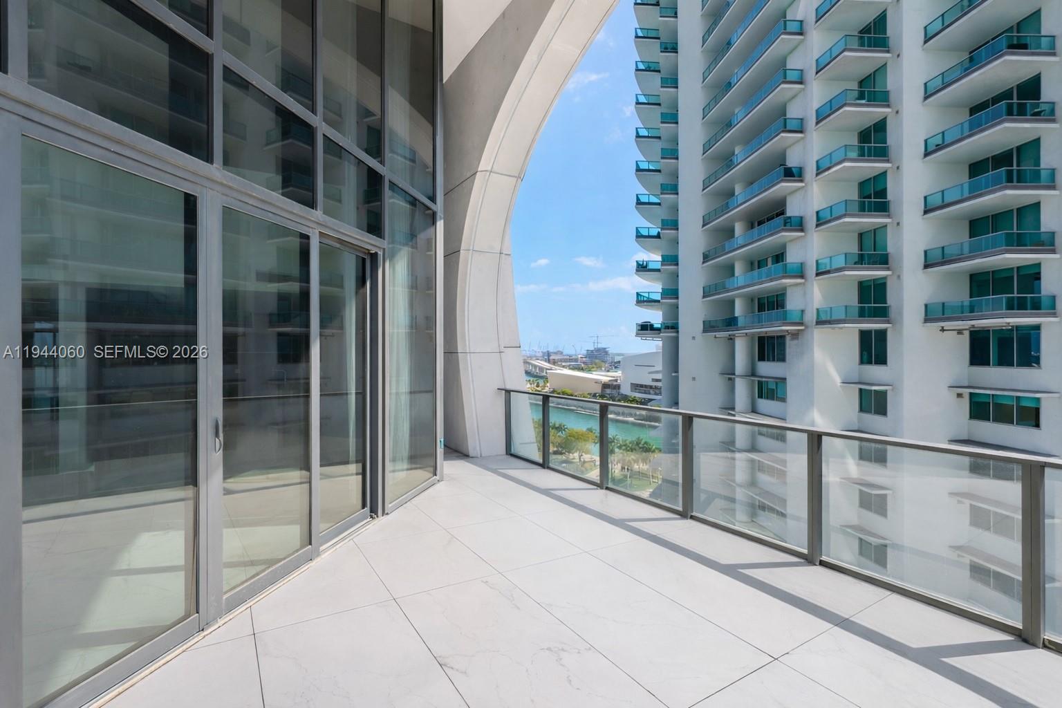 1000 Biscayne Blvd #TH1201, Miami FL 33132