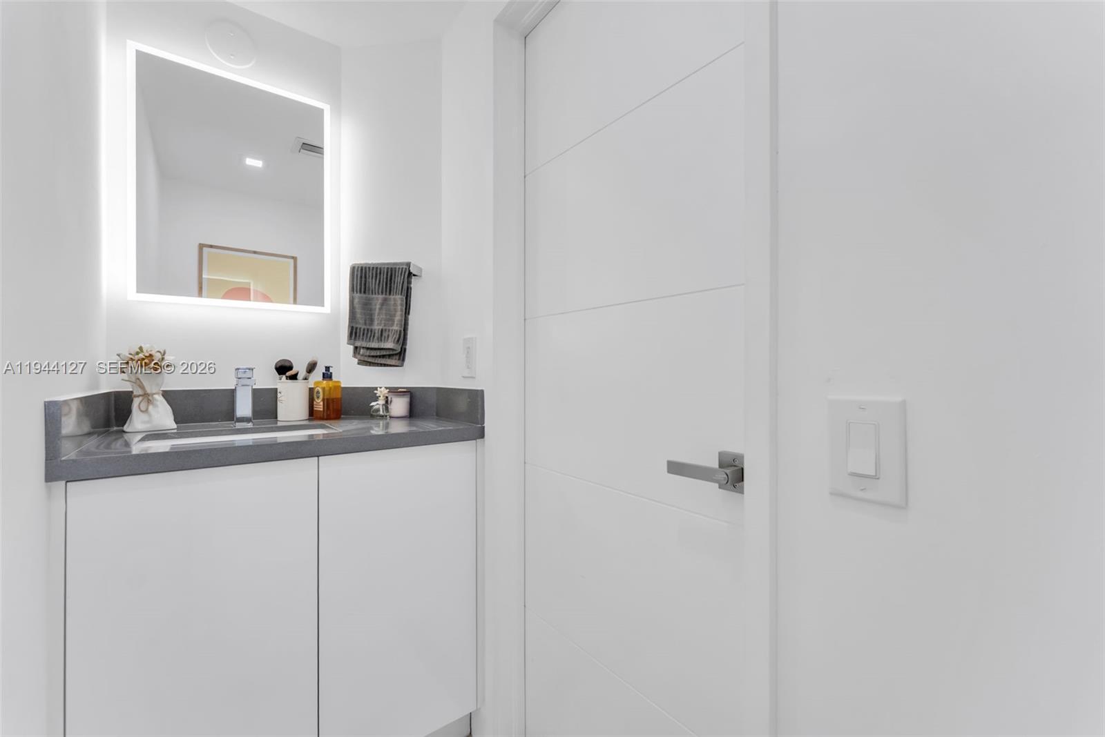 701 Brickell Key Blvd #1506, Miami FL 33131