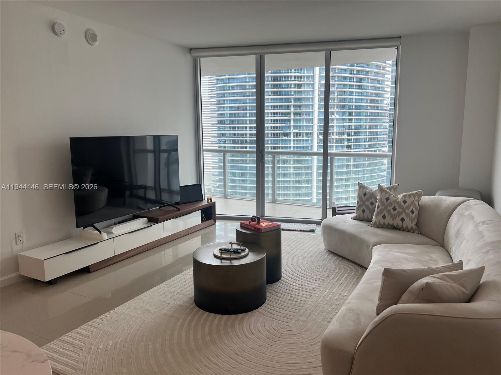 475 Brickell Ave #3514, Miami FL 33131