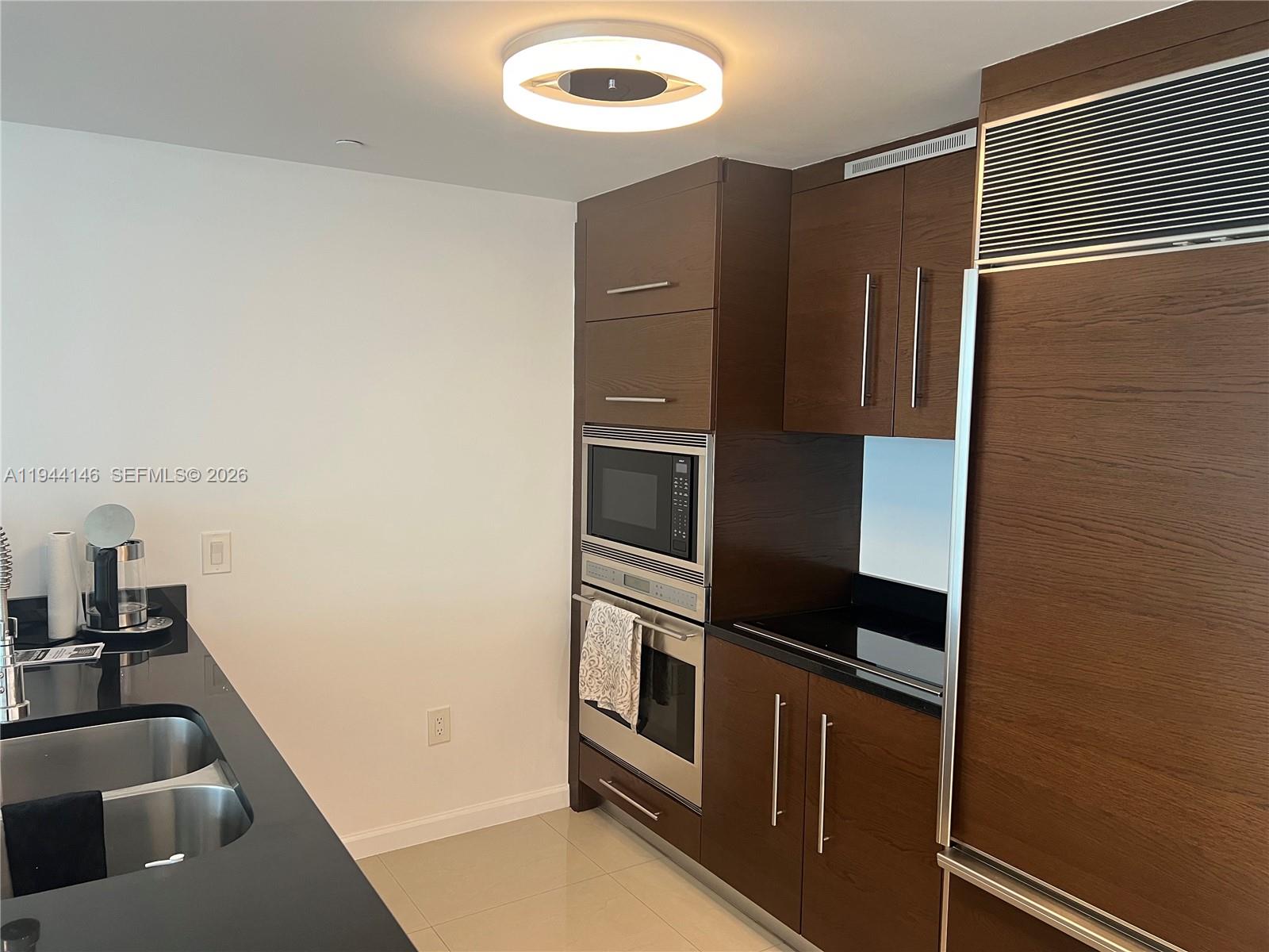 475 Brickell Ave #3514, Miami FL 33131