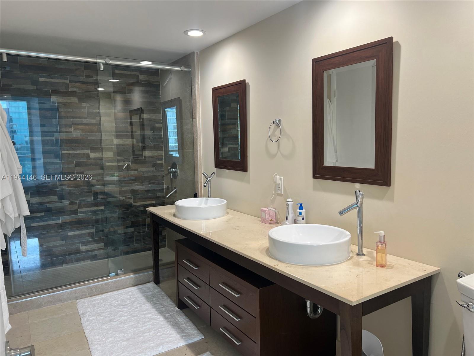 475 Brickell Ave #3514, Miami FL 33131