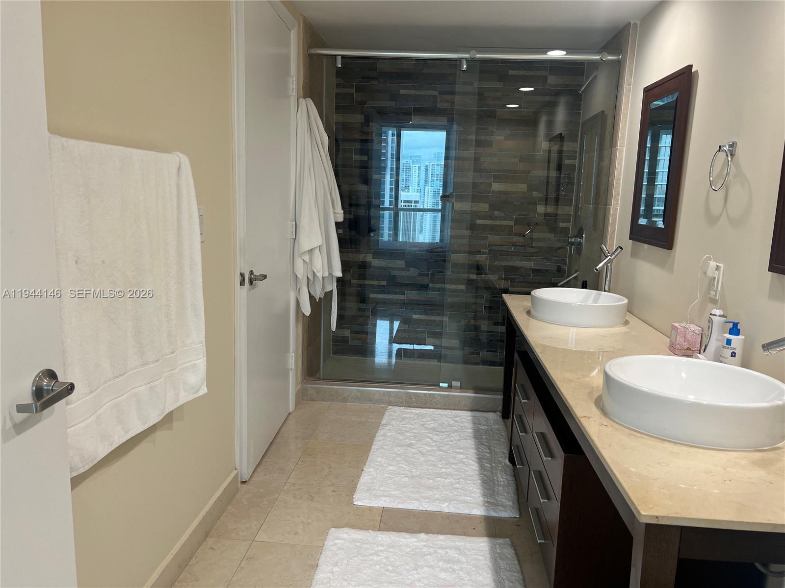 475 Brickell Ave #3514, Miami FL 33131