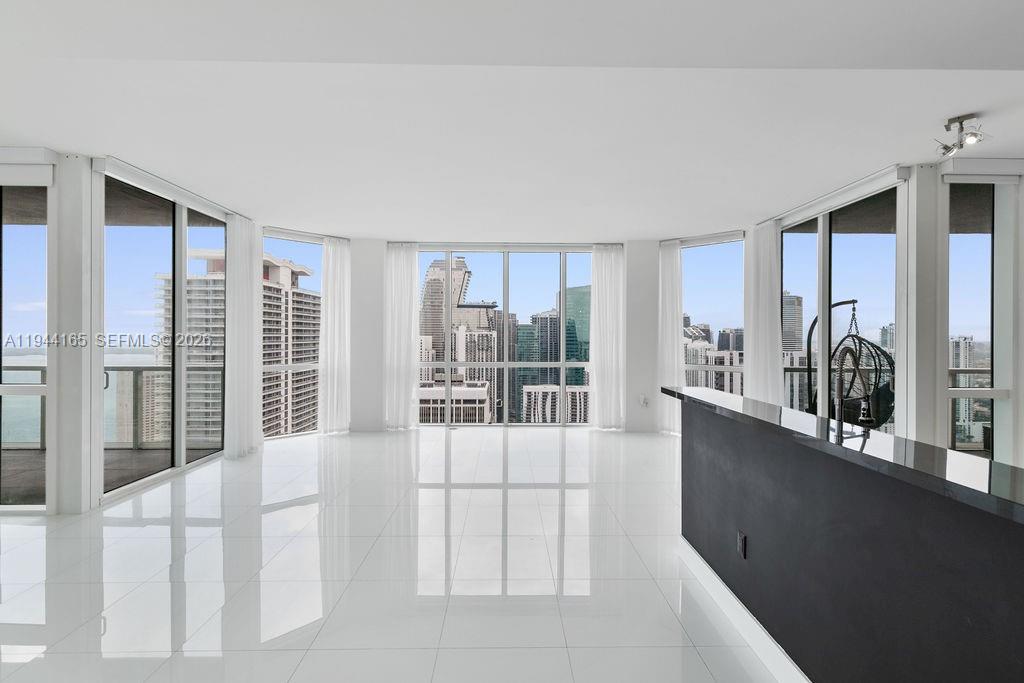 253 NE 2nd St #4608, Miami FL 33132