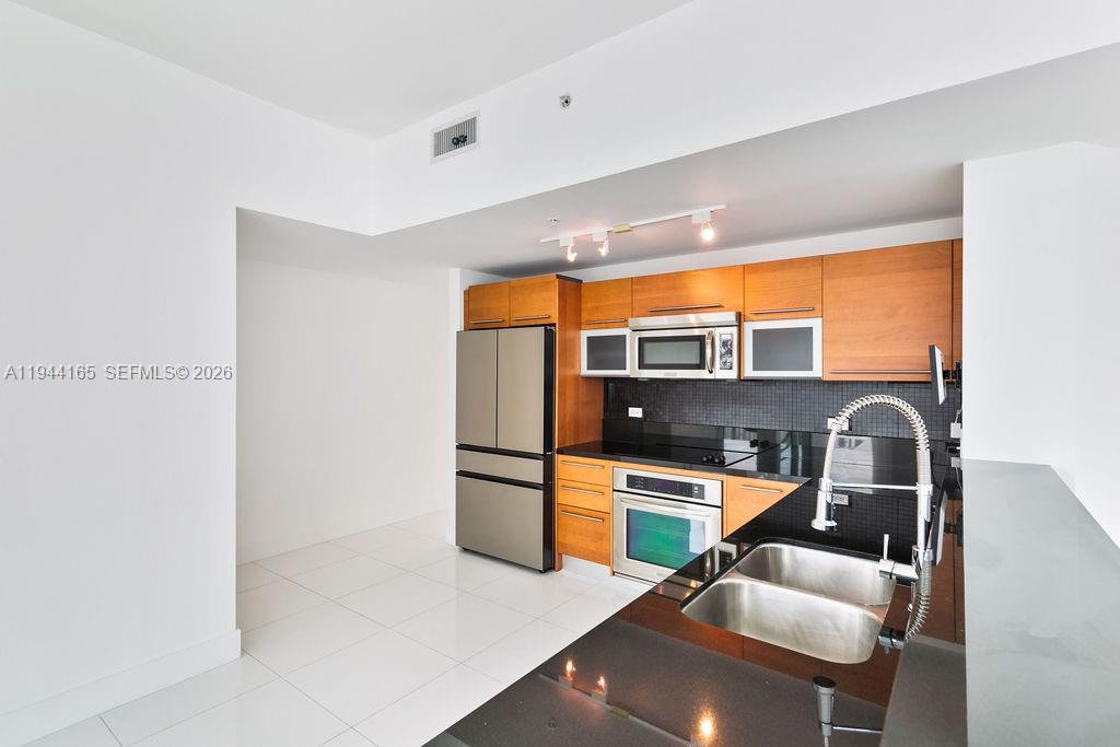 253 NE 2nd St #4608, Miami FL 33132