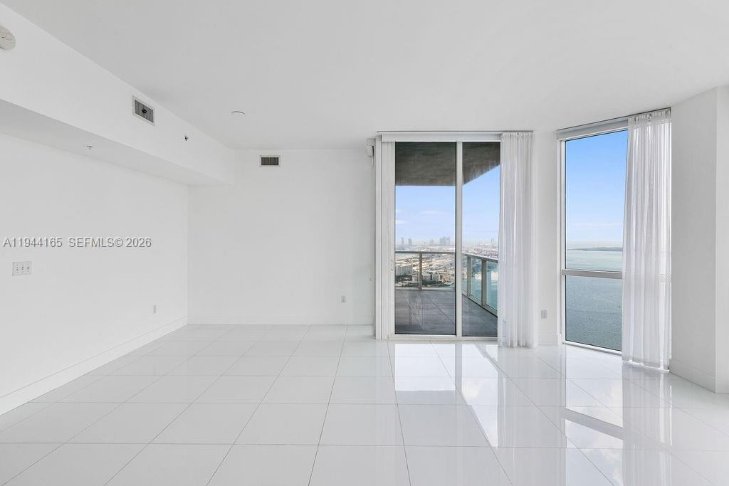 253 NE 2nd St #4608, Miami FL 33132